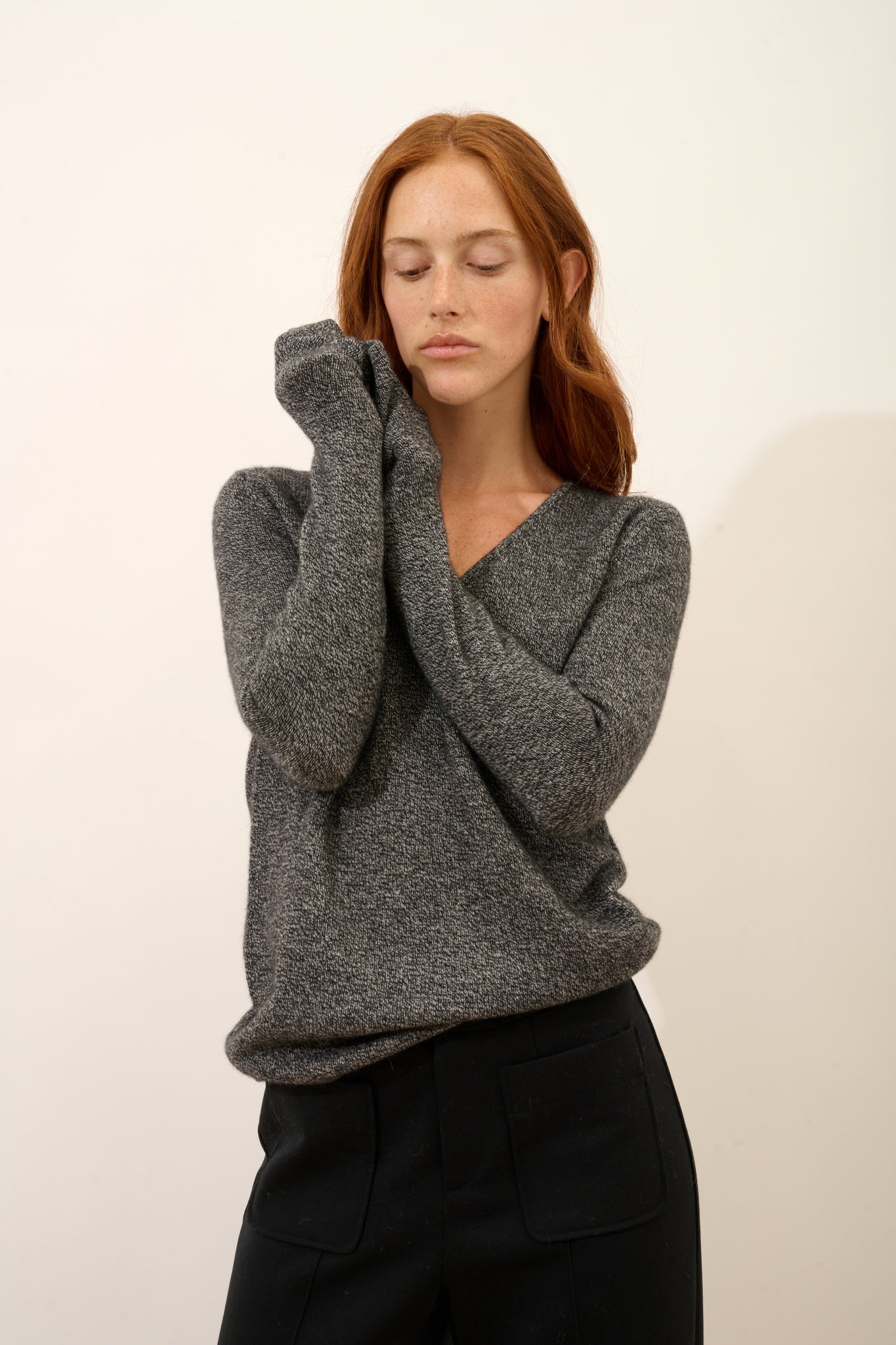 ABBY black/white 4-ply V-neck sweater