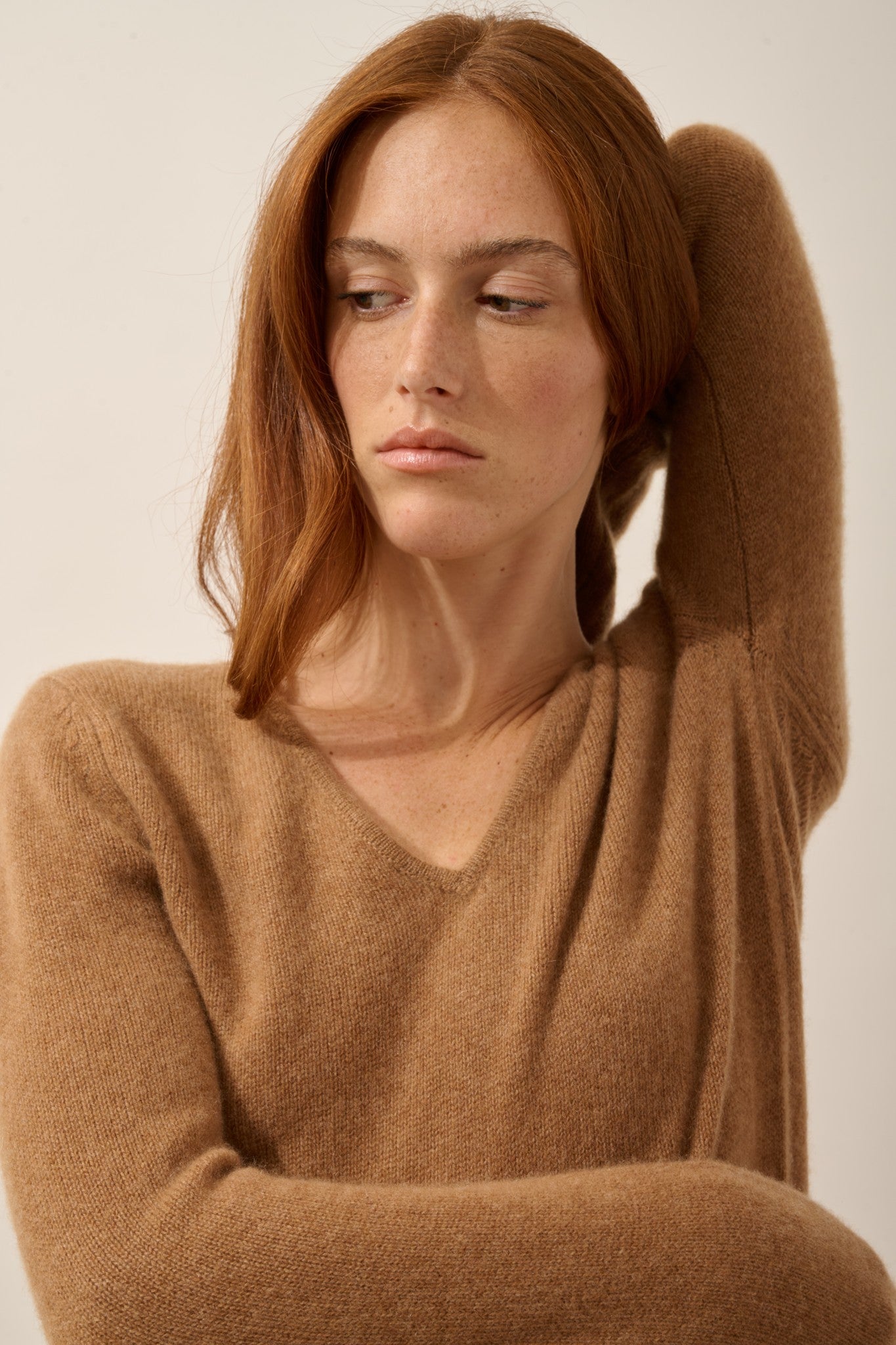 abby pull col v 4 fils noisette