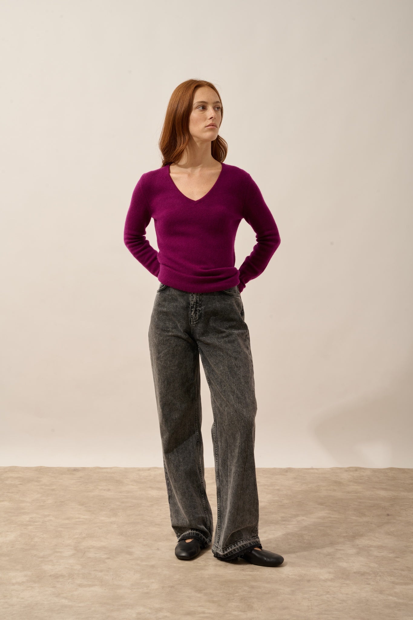 ABBY plum 4-ply V-neck sweater