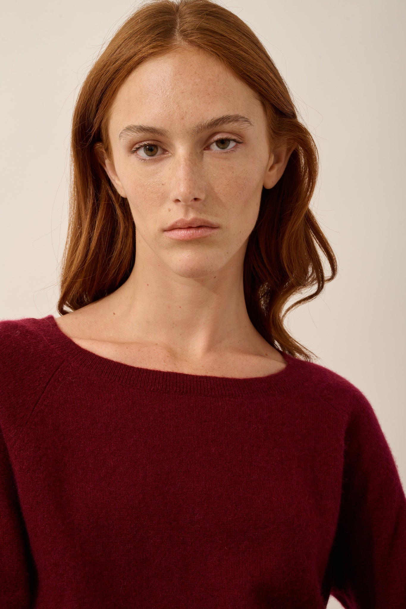 ABIGAIL pull col bateau goutte dos bordeaux