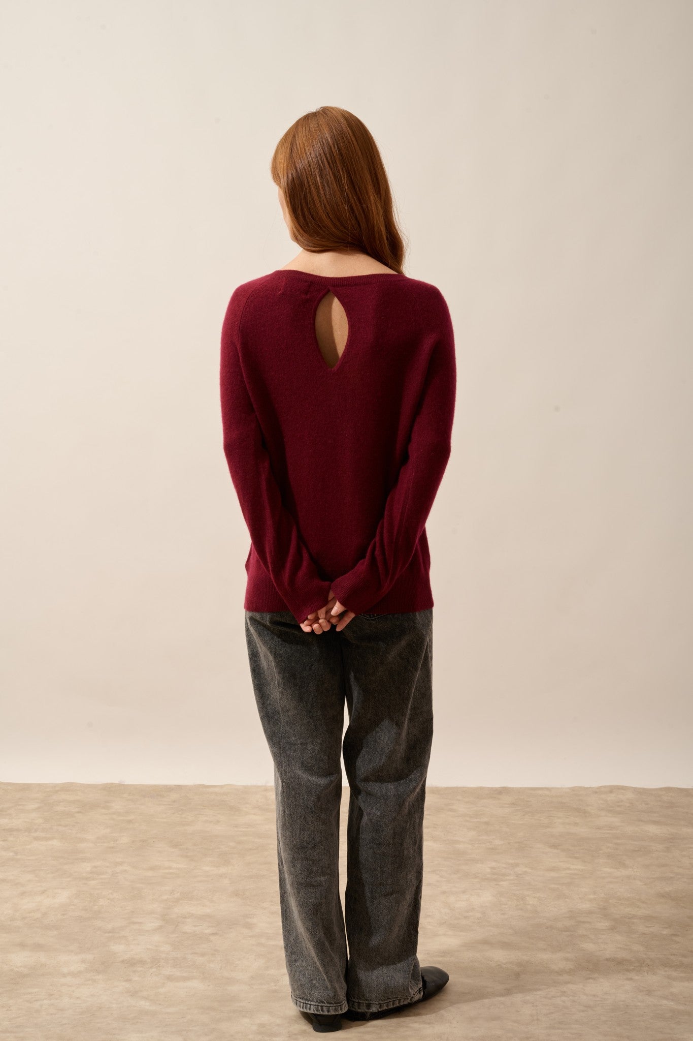 abigail pull col bateau goutte dos bordeaux