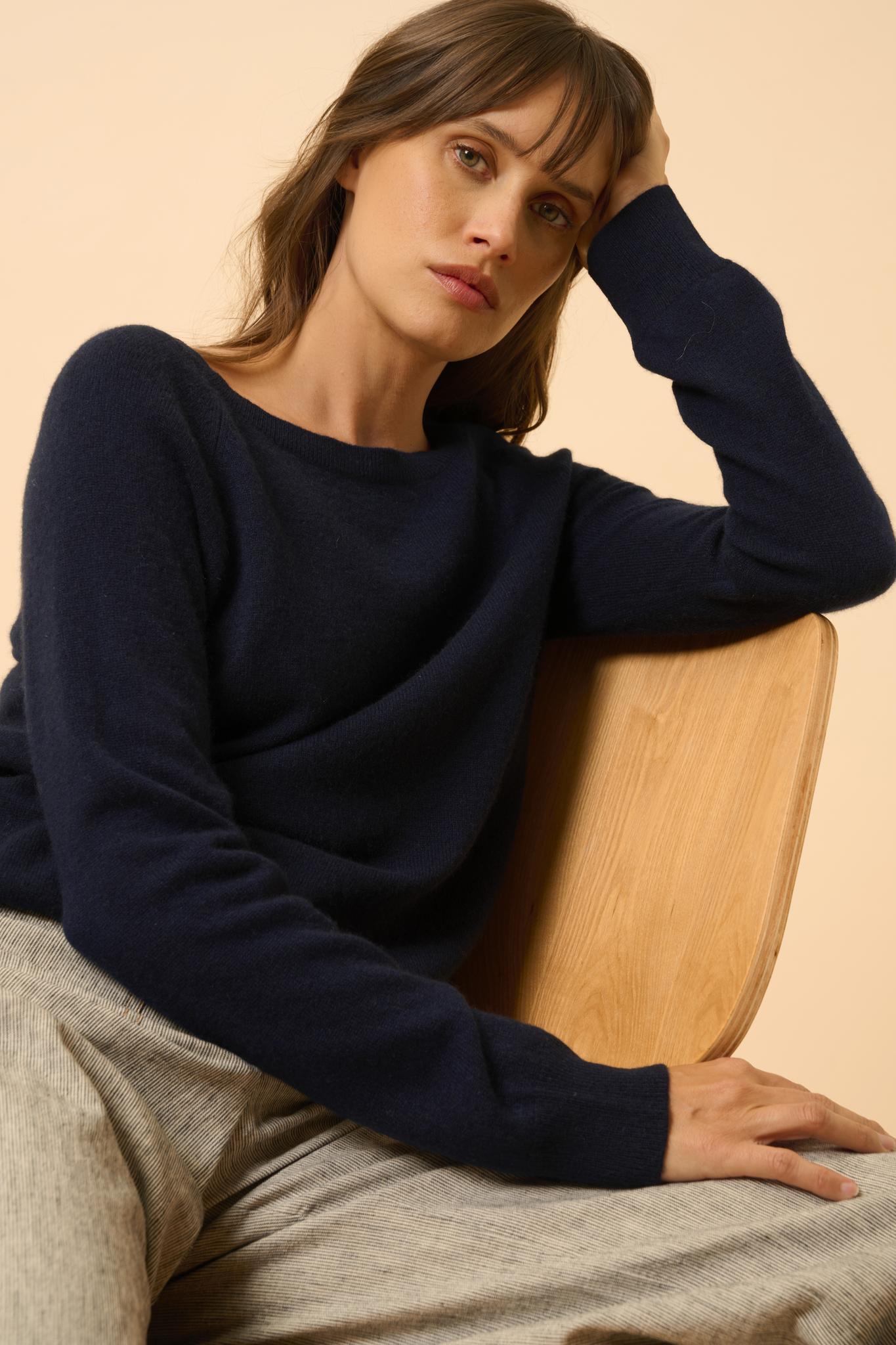 ABIGAIL pull col bateau goutte dos navy