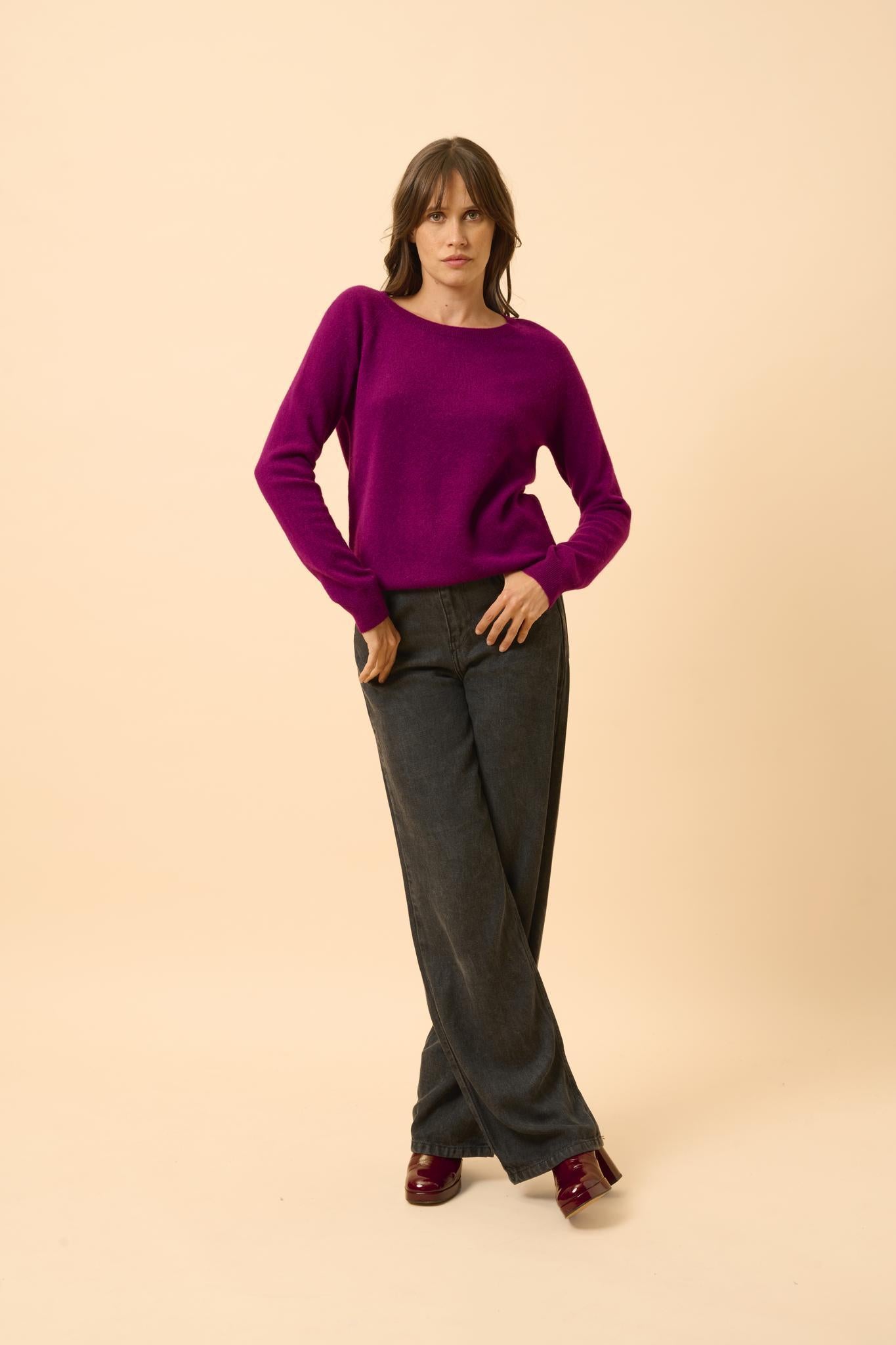 ABIGAIL boat-neck sweater plum back drop