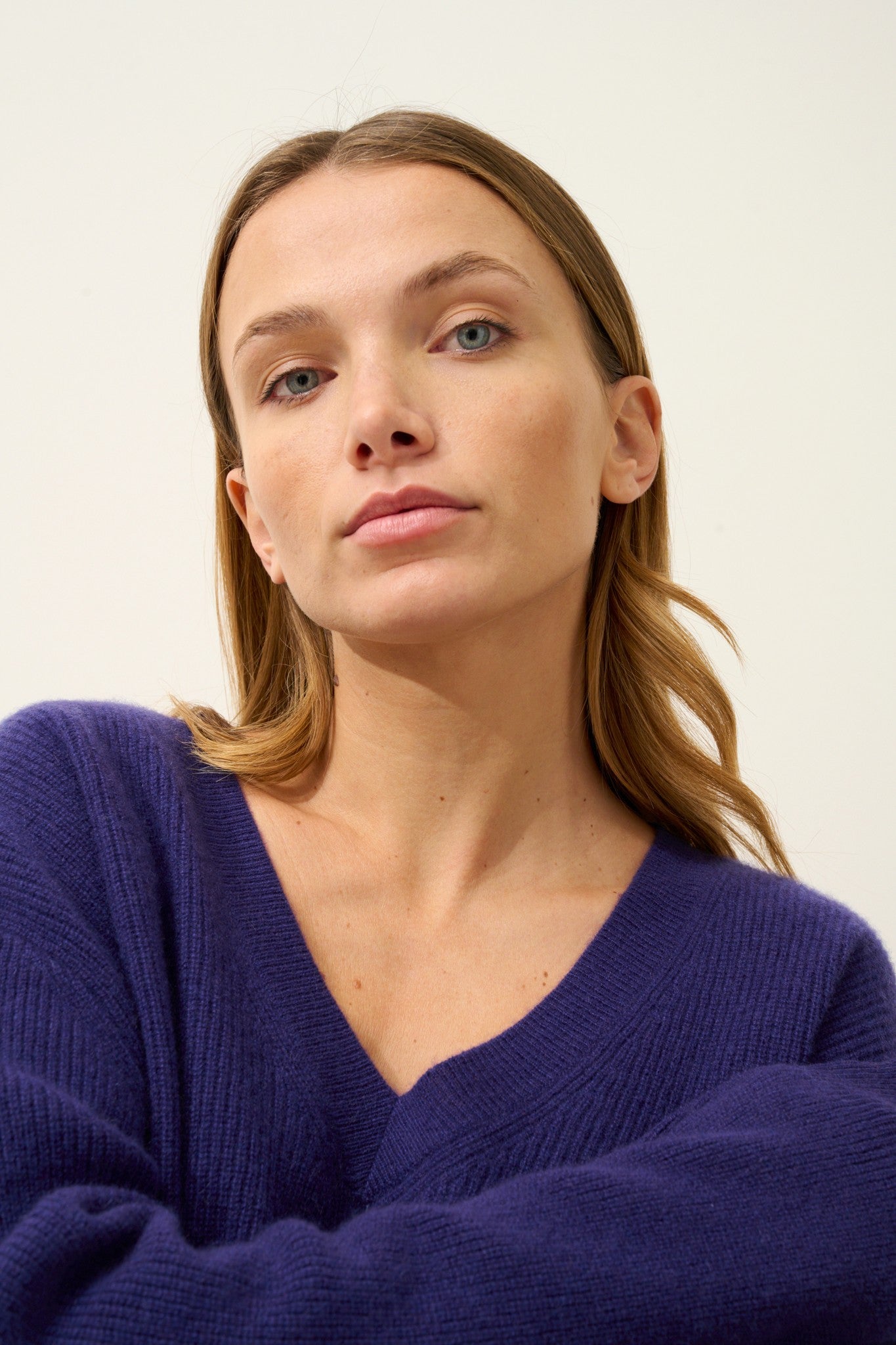 alenia pull col v purple 100% cachemire