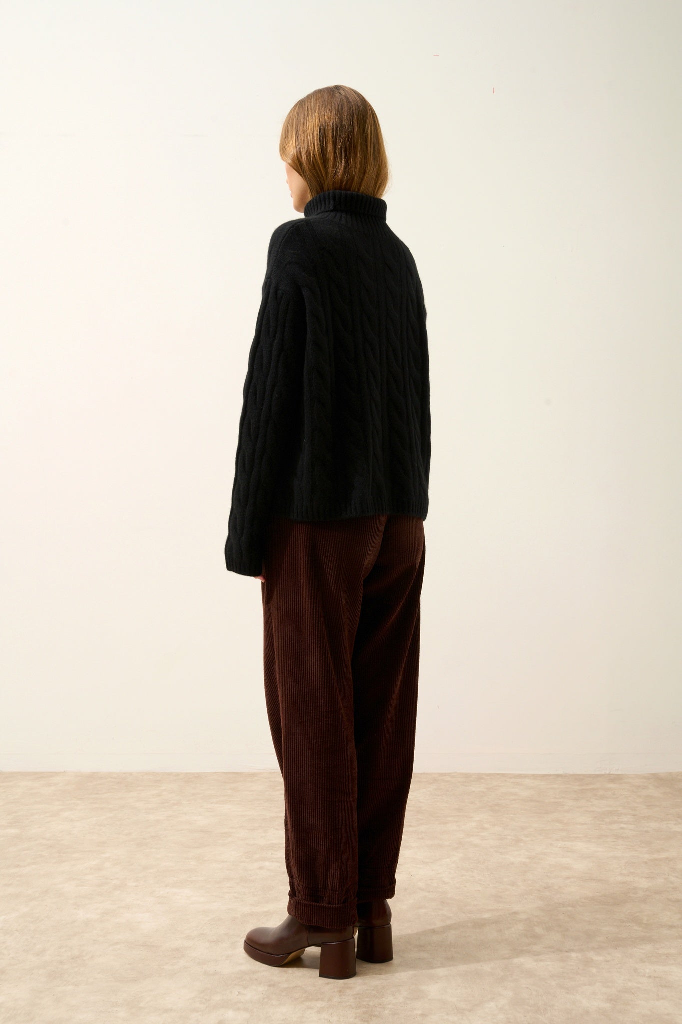 ALESSIA black 6-ply turtleneck sweater