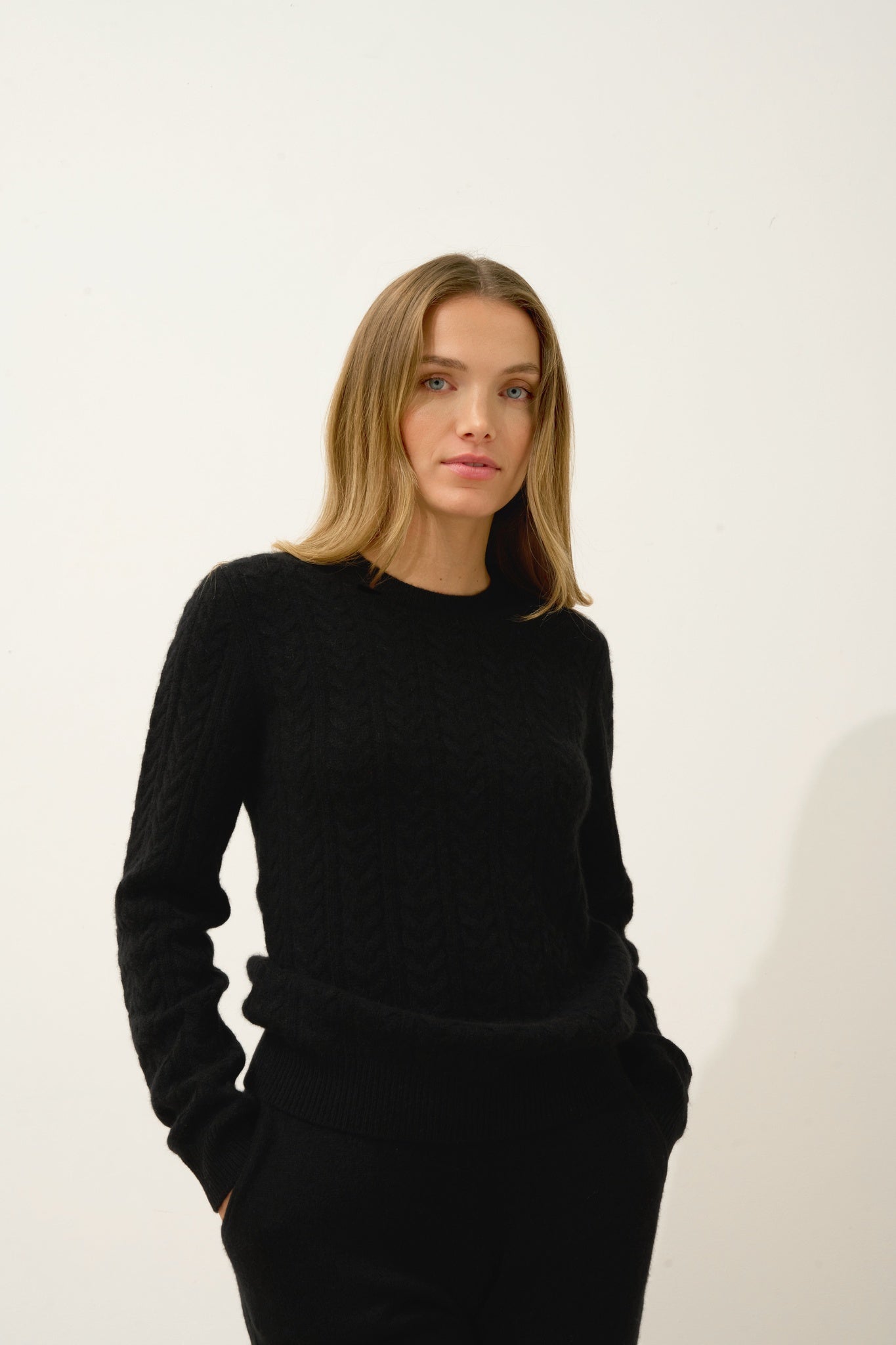 ALICE pull col rond noir