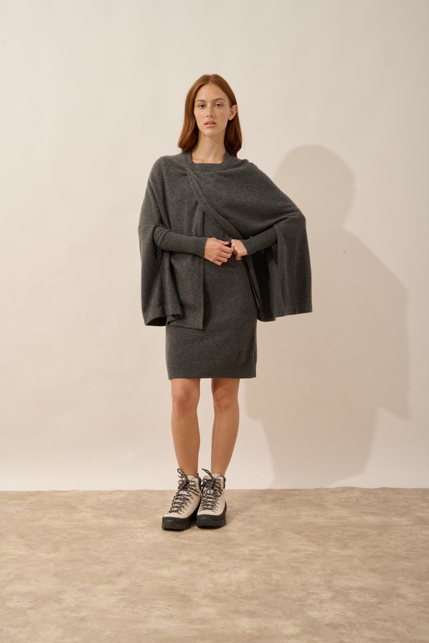 alloa cape ouverte col rond anthracite chiné 100% cachemire