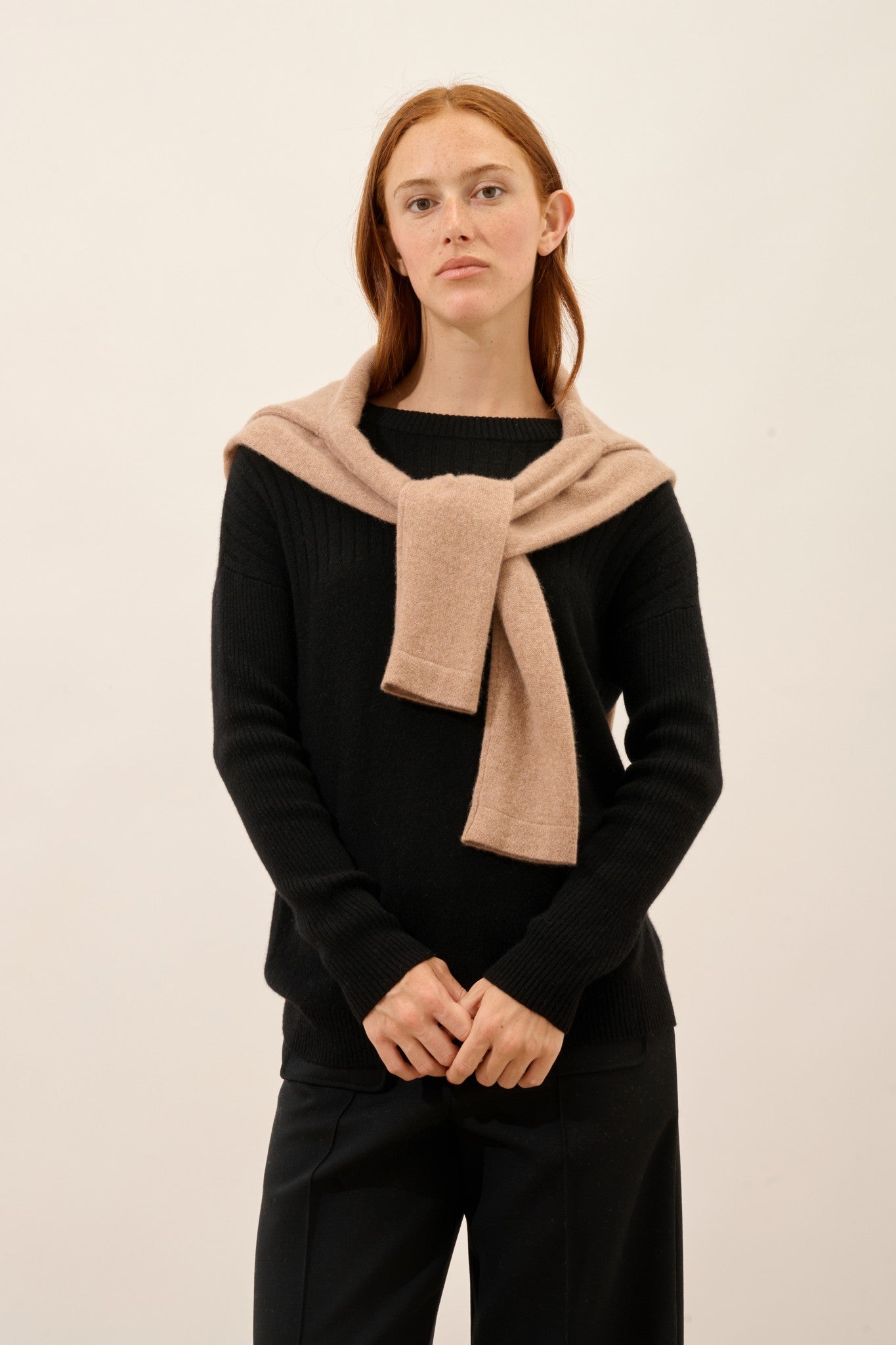 alveris pull col rond noir 100% cachemire