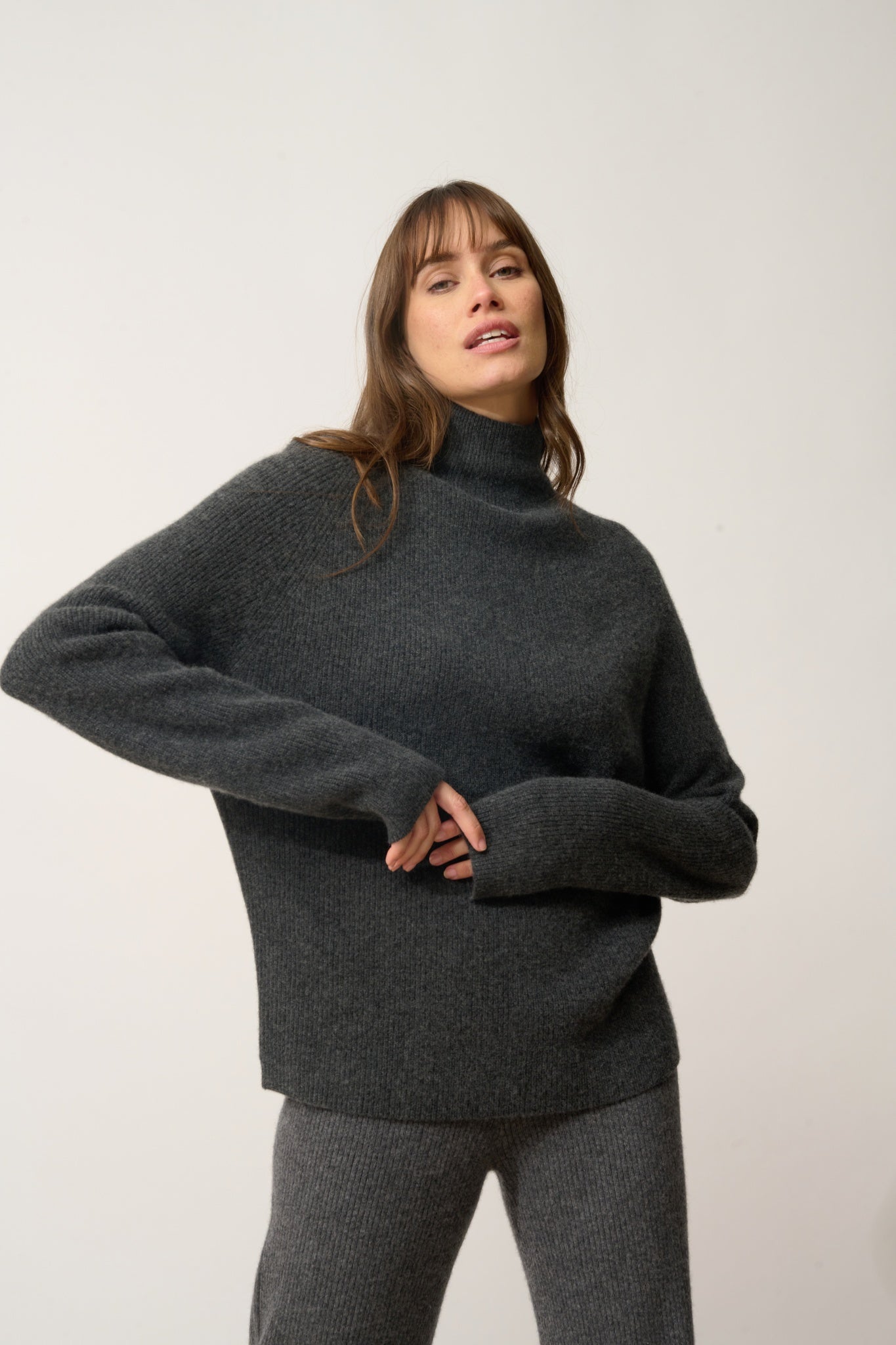 ALYSSA pull col montant carbone chiné