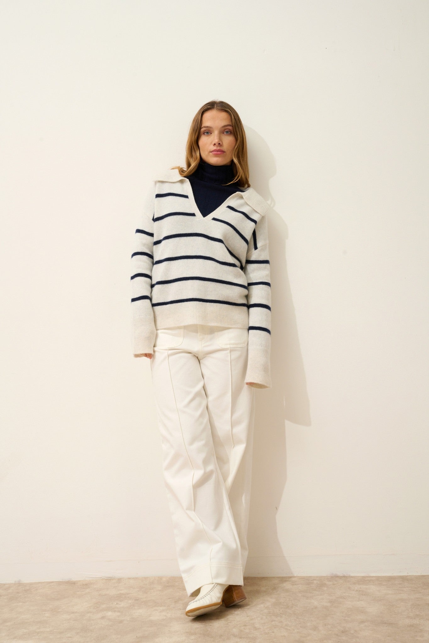 amarisse polo col v croisé 4 fils bi-color navy/blanc chiné 100% cachemire