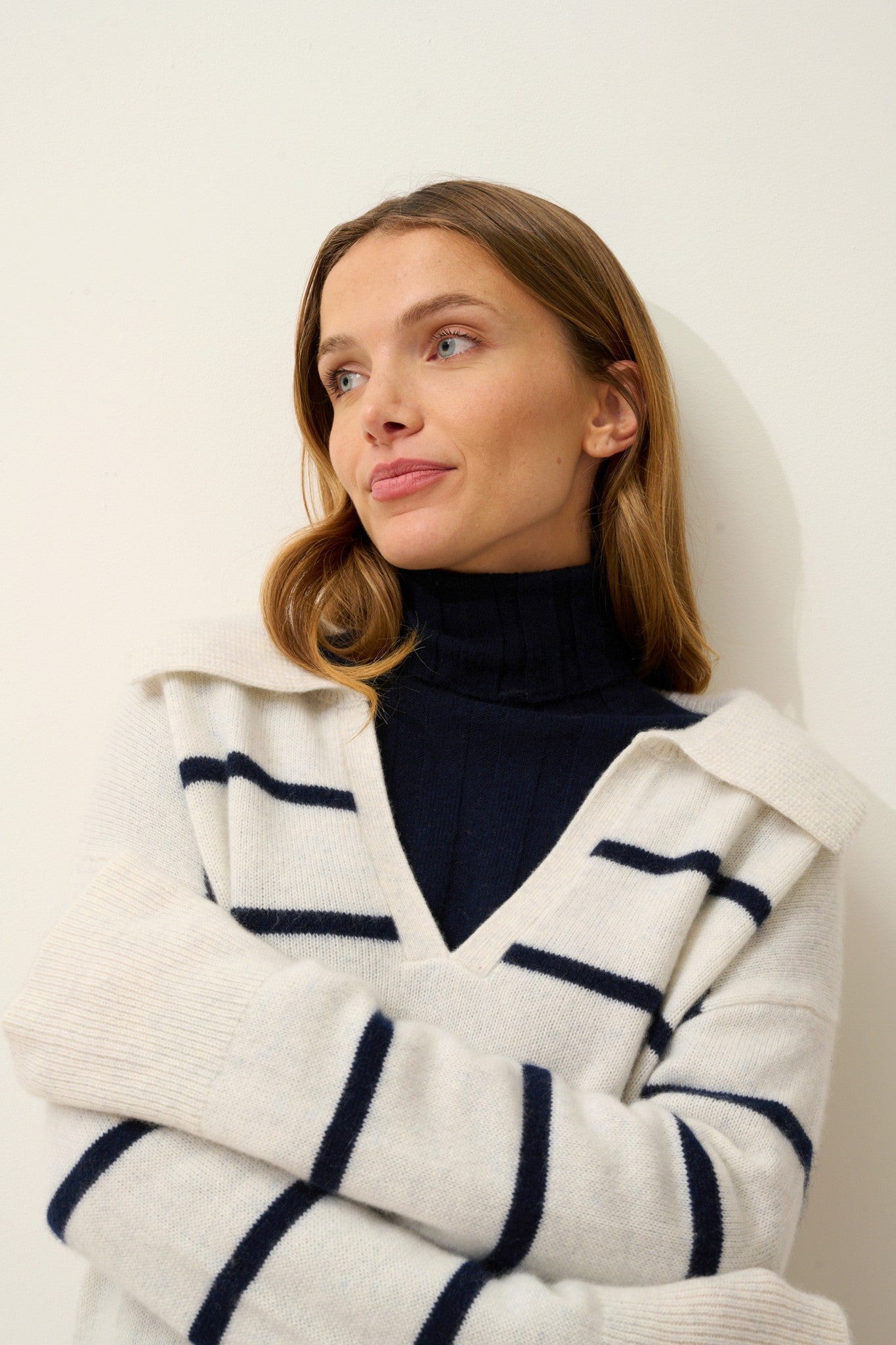 amarisse polo col v croisé 4 fils bi-color navy/blanc chiné 100% cachemire