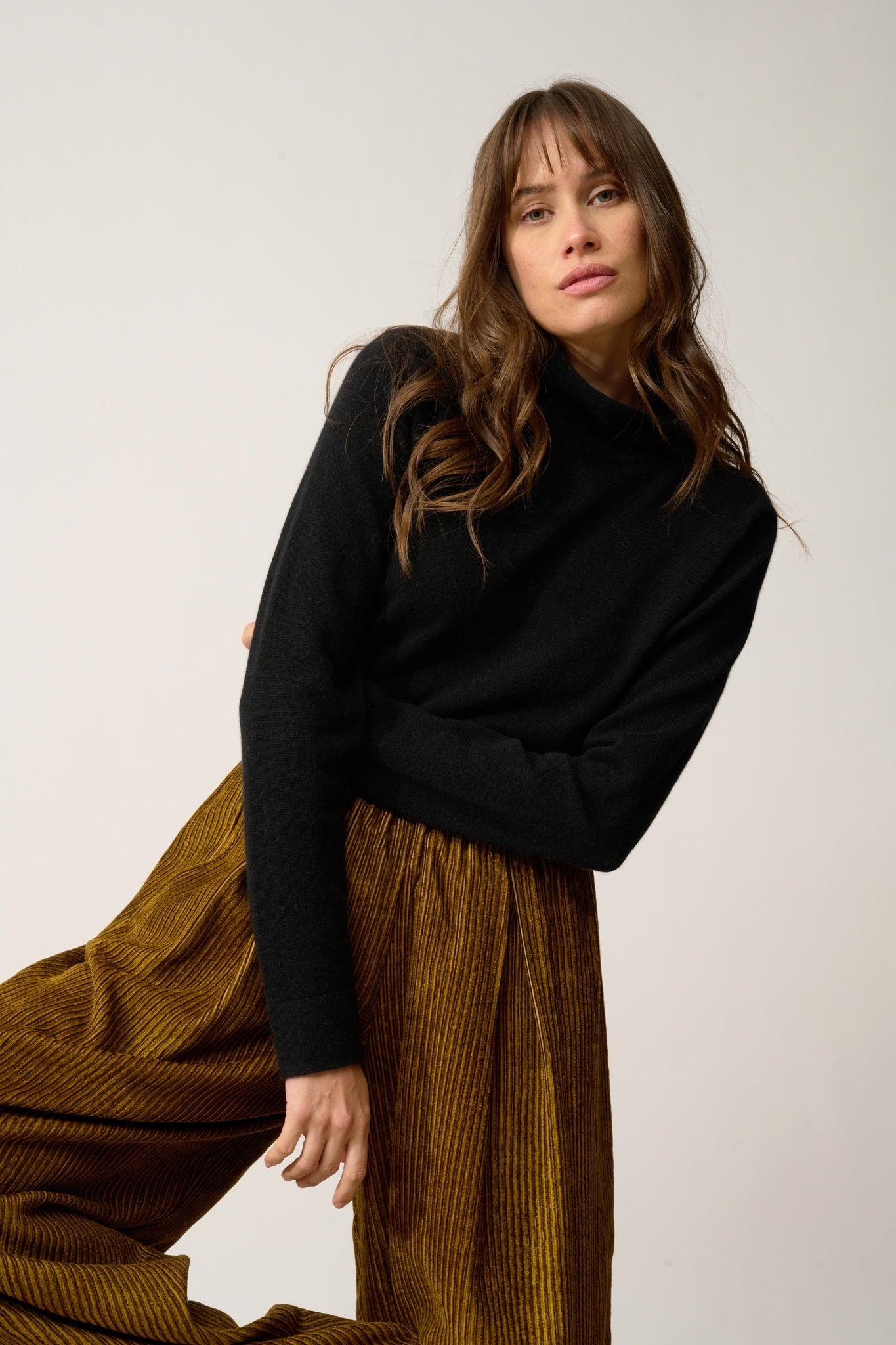 AMBRE pull col montant noir