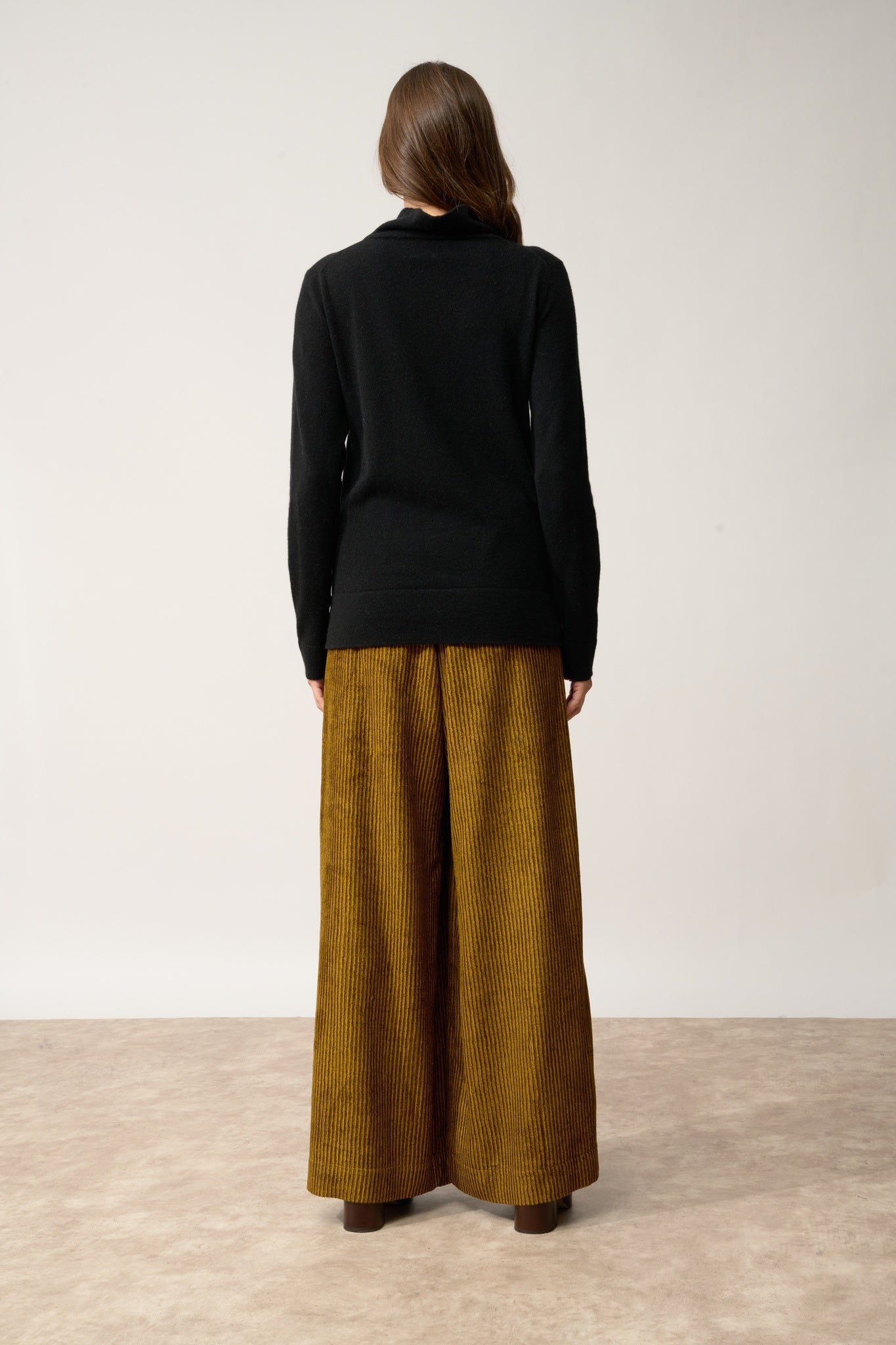 AMBRE pull col montant noir