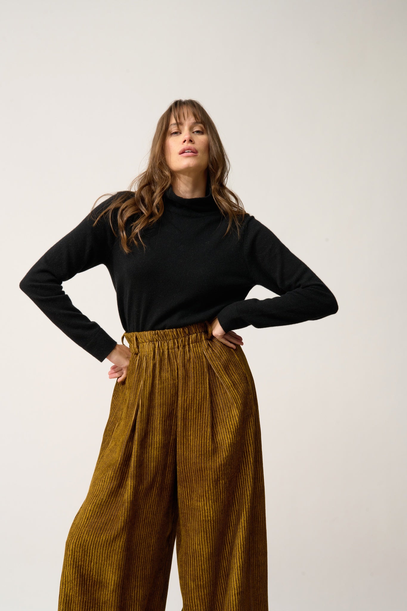 AMBRE pull col montant noir