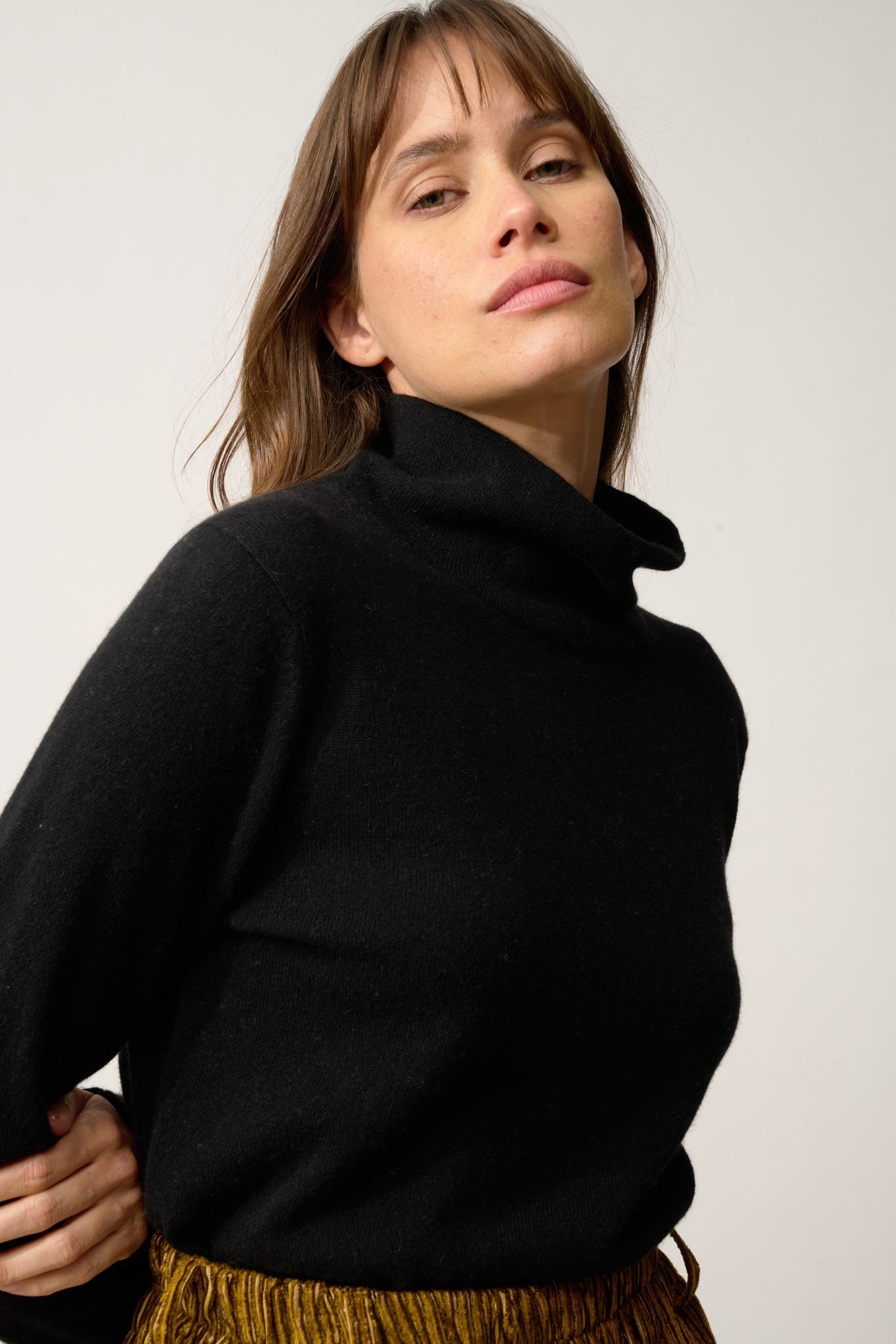 AMBRE pull col montant noir