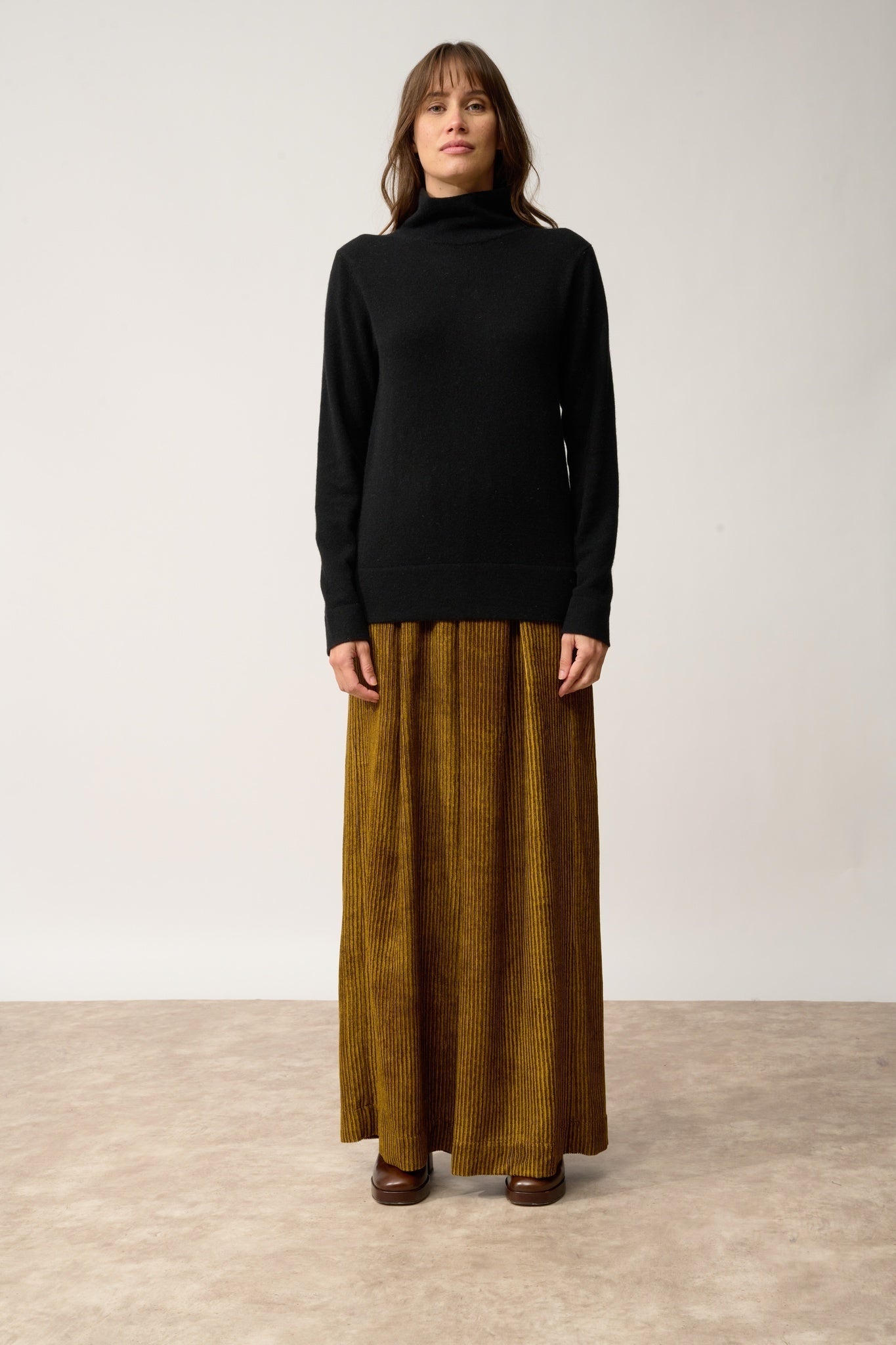 AMBRE pull col montant noir