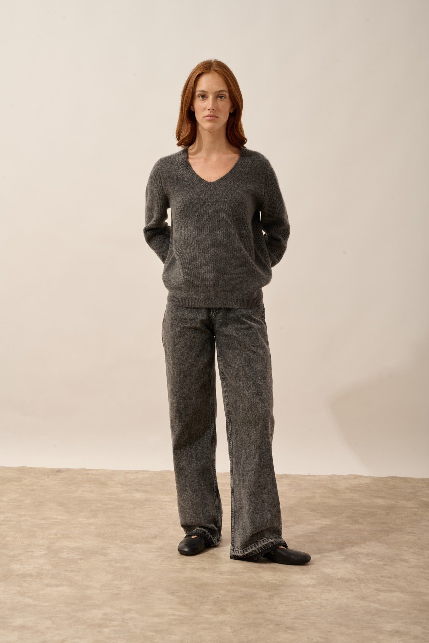 amrita pull col v 4 fils anthracite chiné