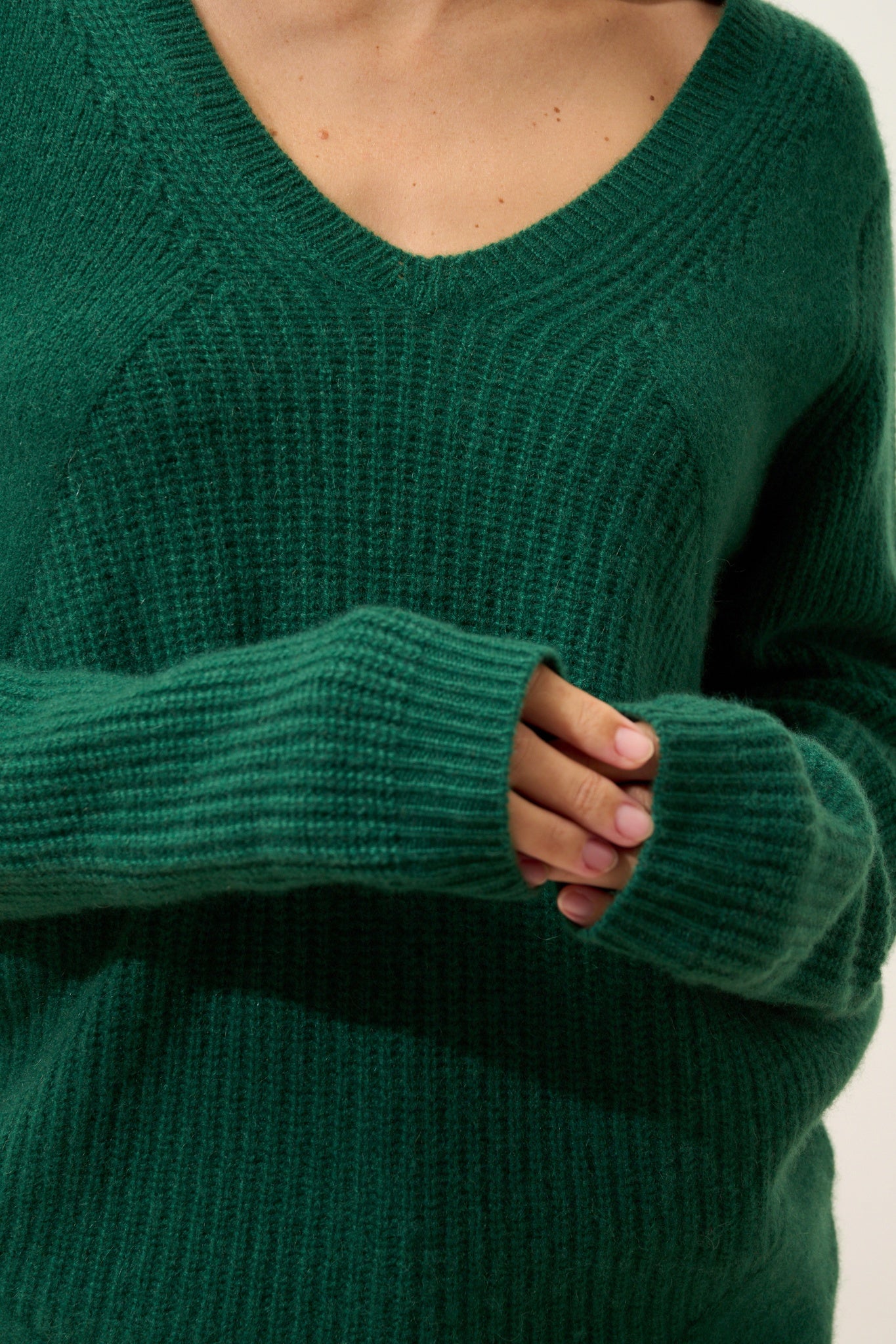 AMRITA pull col v sapin