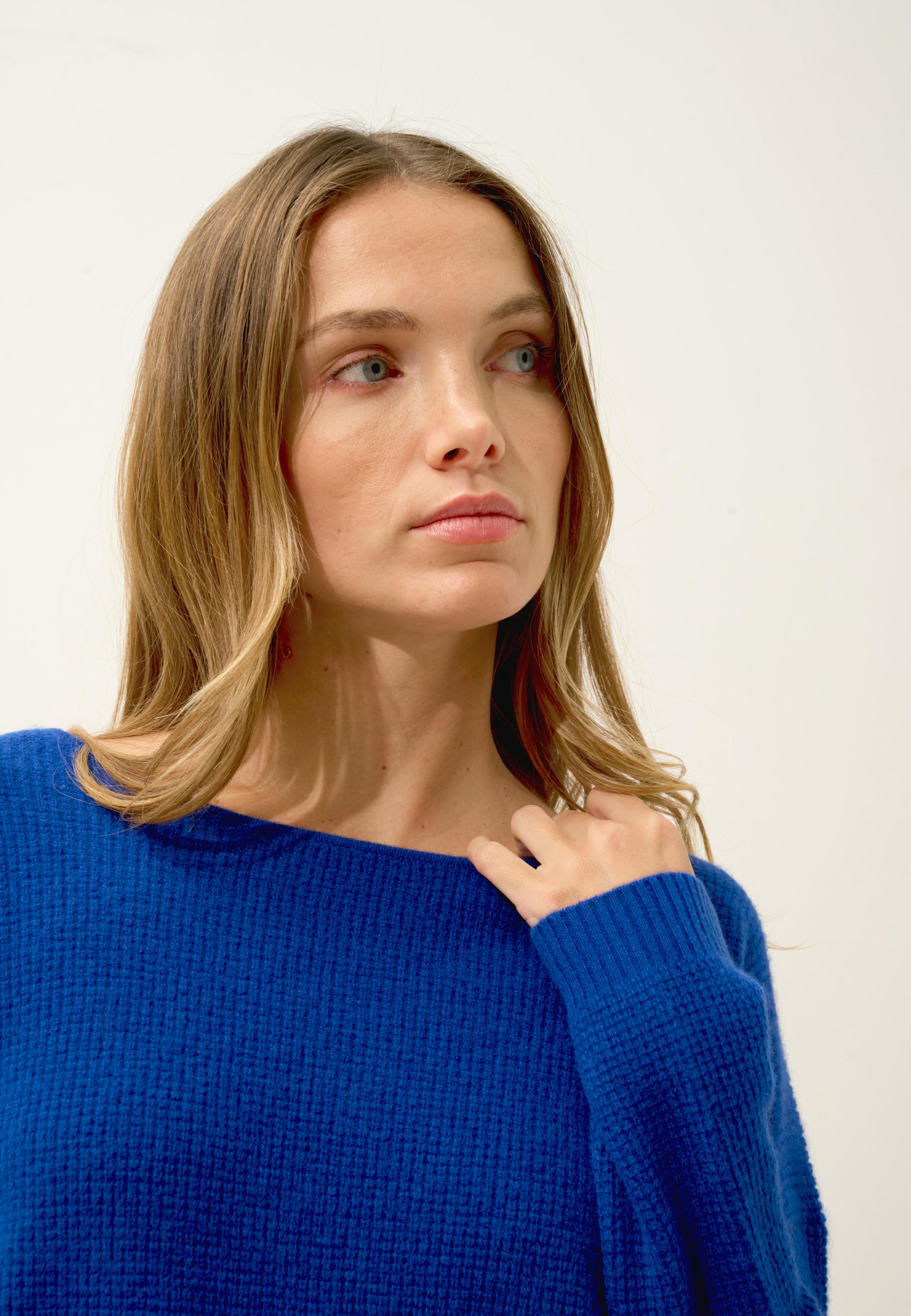 ARIANA ultramarine boat-neck sweater
