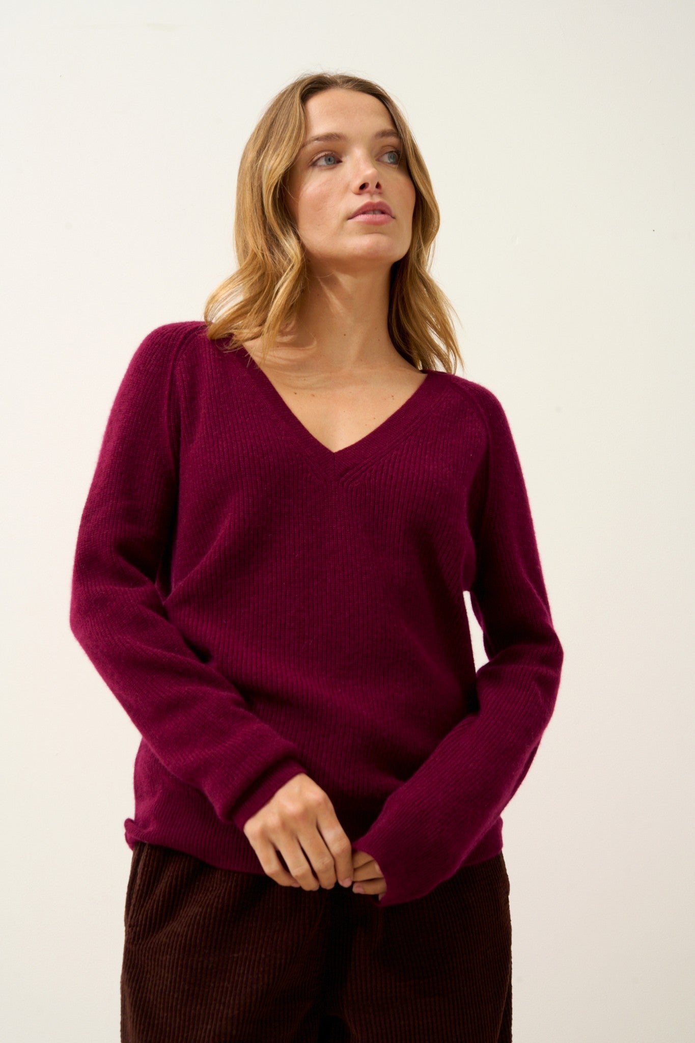 arista pull col v bordeaux 100% cachemire