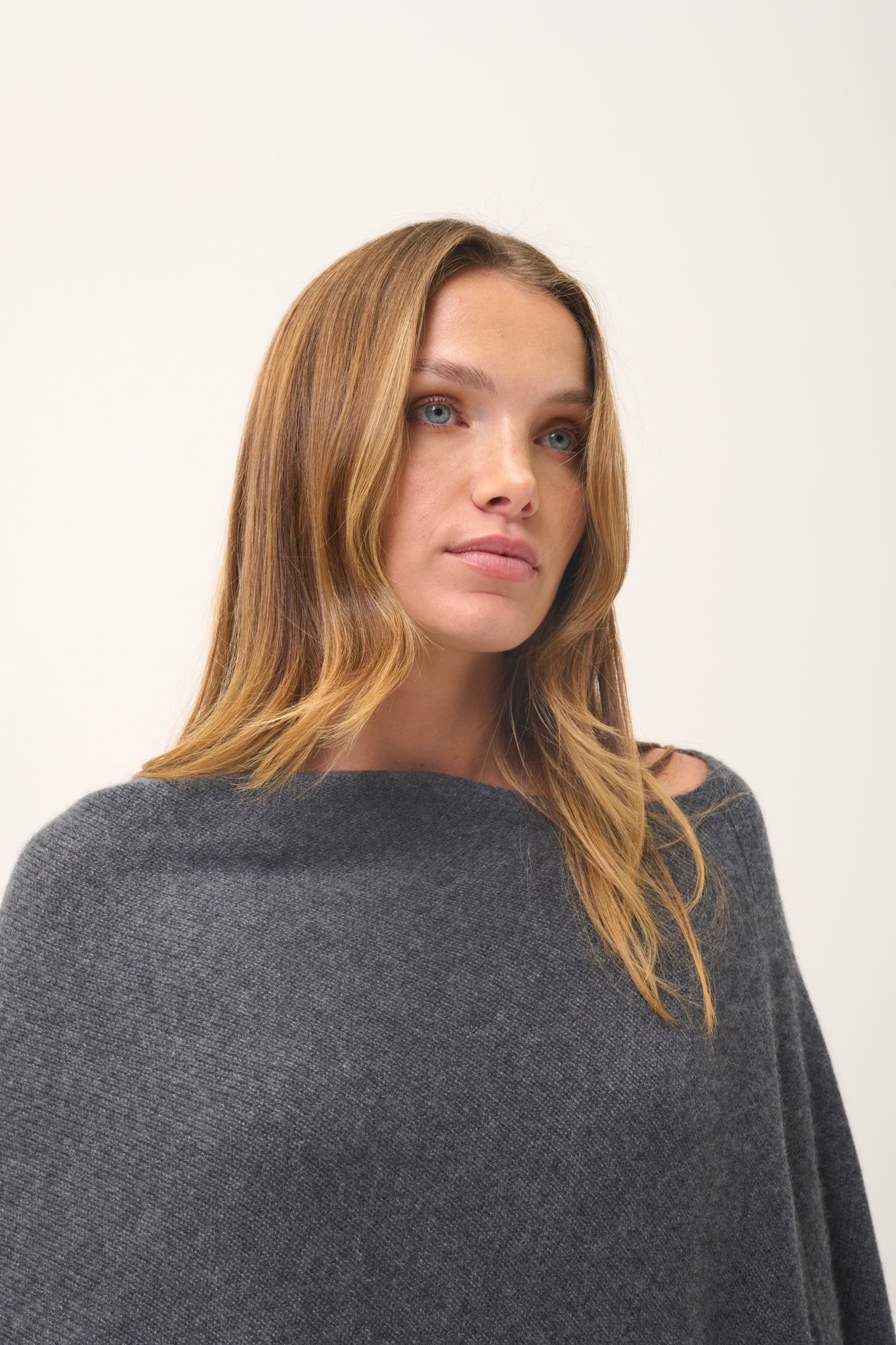 ASHLEY poncho col bateau anthracite chiné