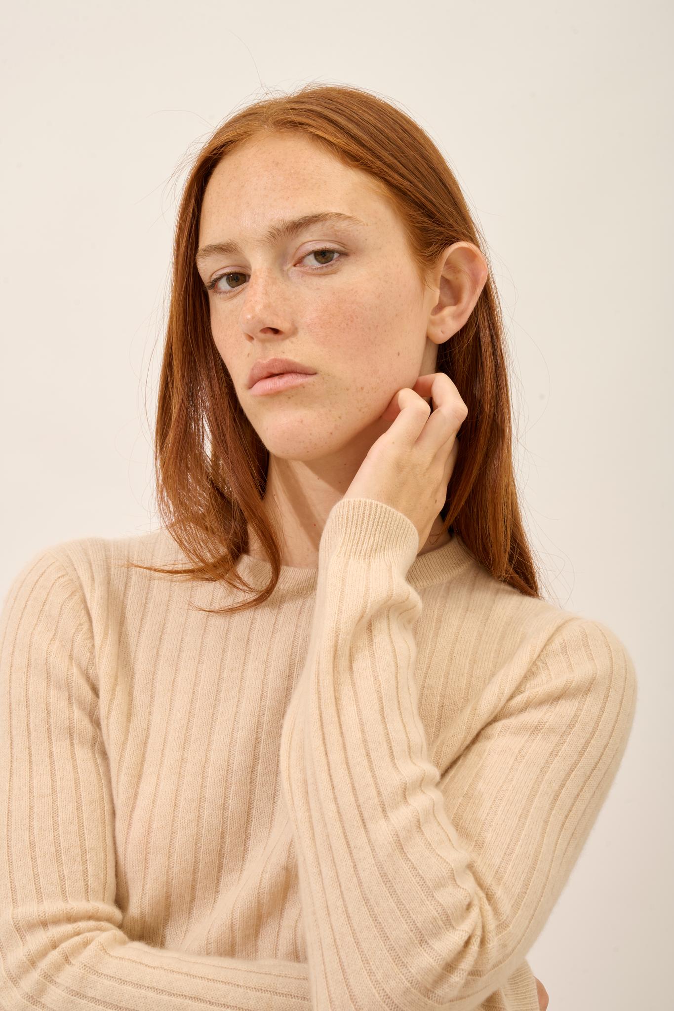 AVANA round-neck sweater sand