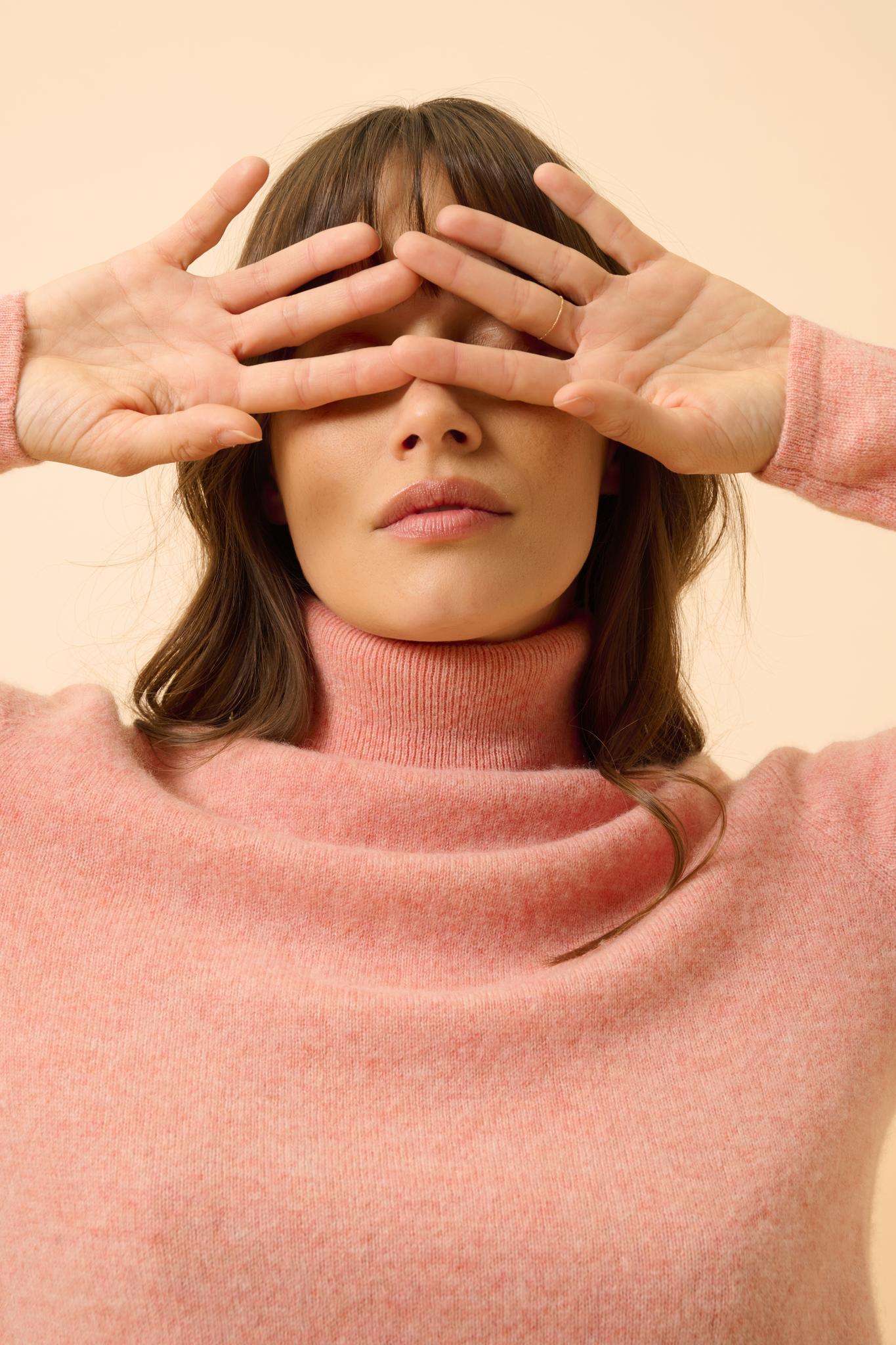 AVA mottled coral turtleneck sweater
