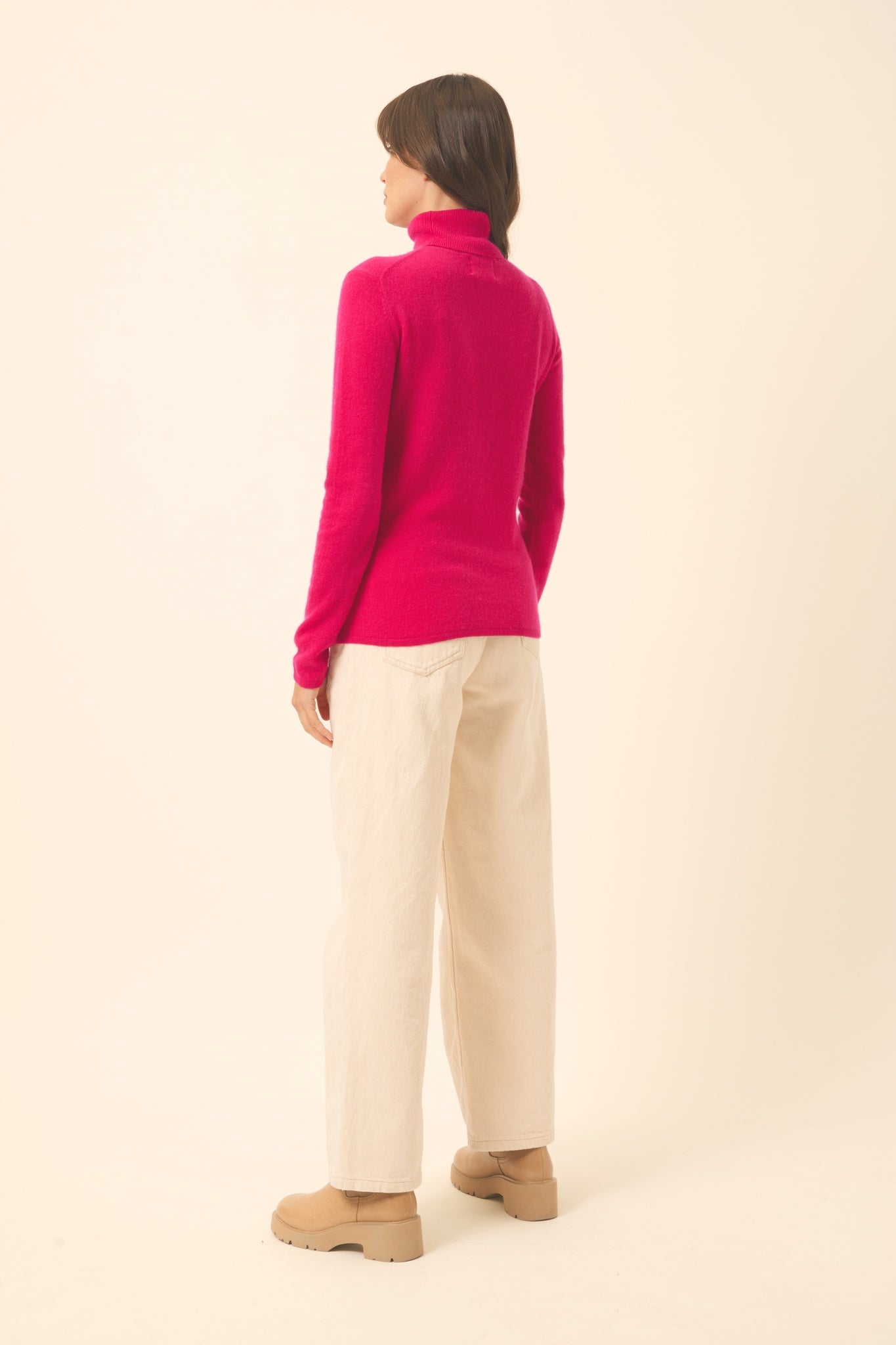 AVA pull col roulé fuchsia