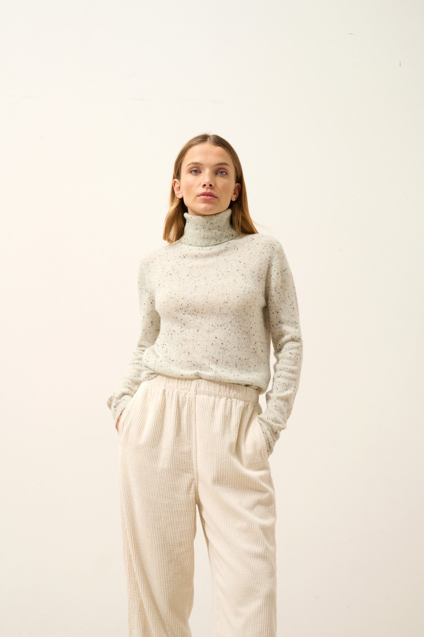 ava pull col roulé gris/noir