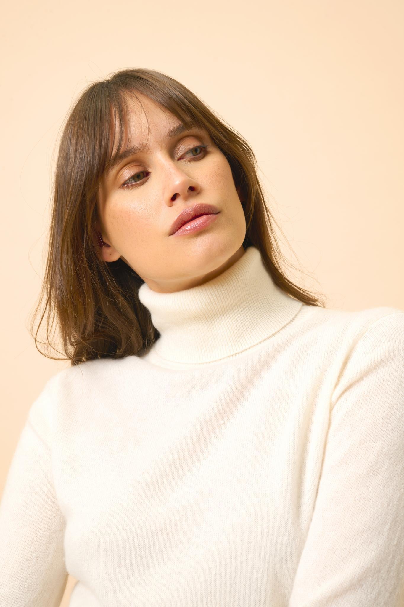 AVA snow turtleneck sweater