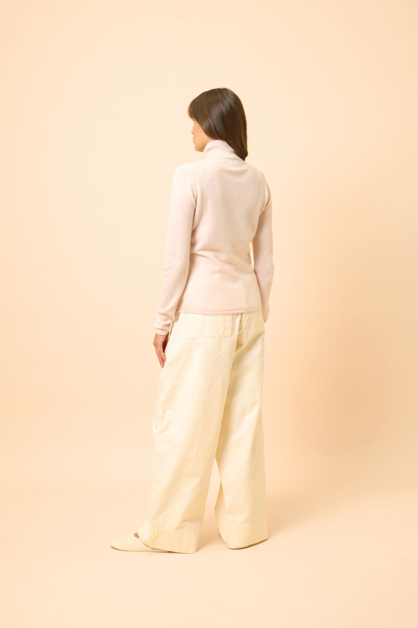 AVA pull col roulé poudre