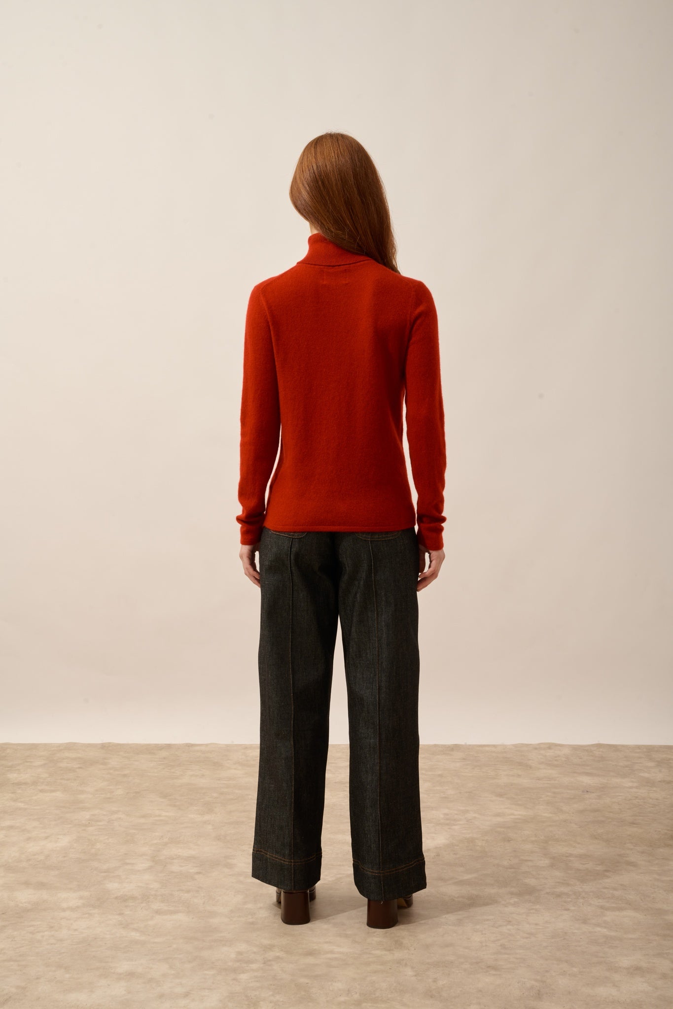 AVA pull col roulé rubis