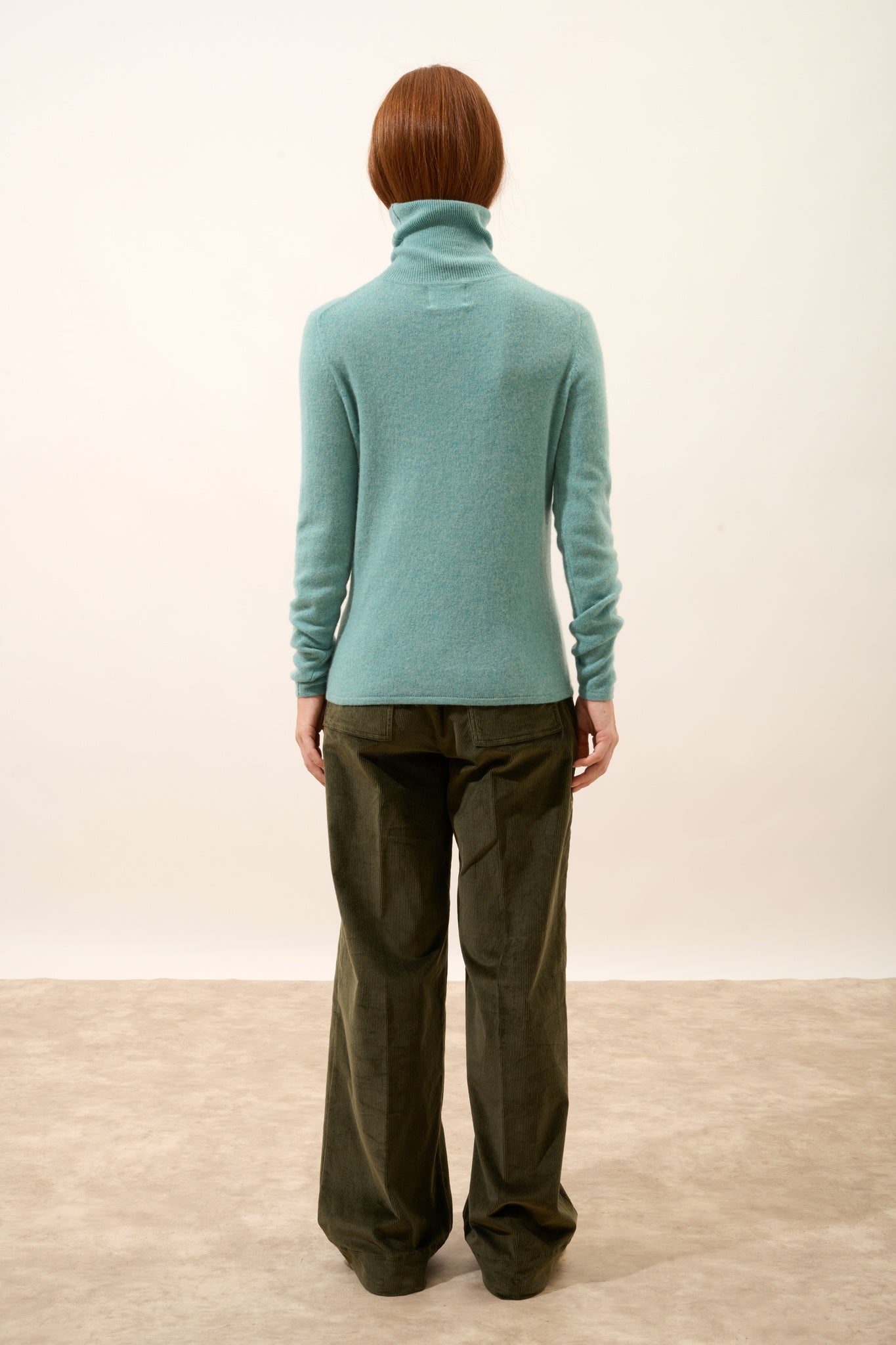 AVA pull col roulé vert chiné