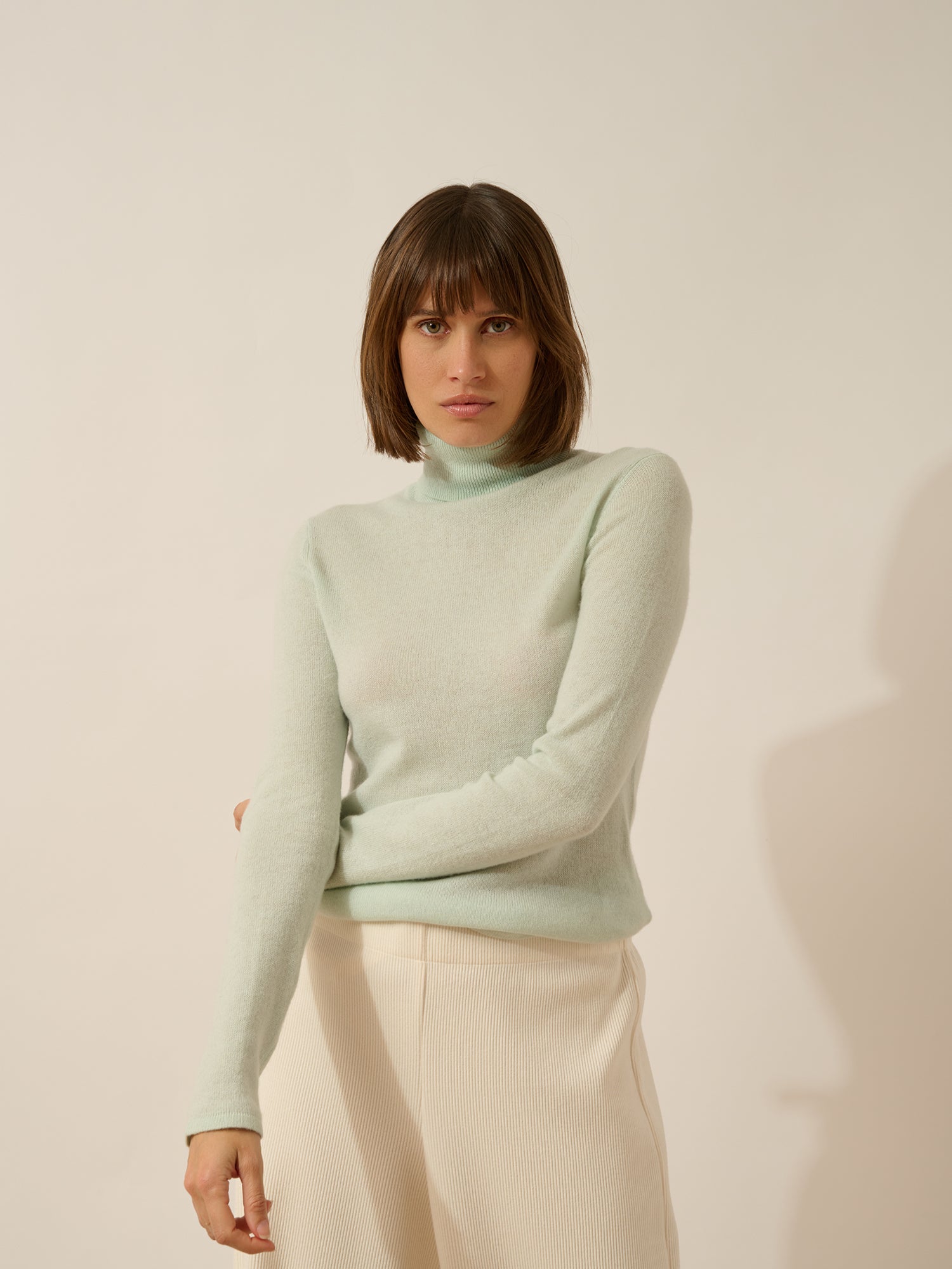 AVA pull col roulé vert lagon