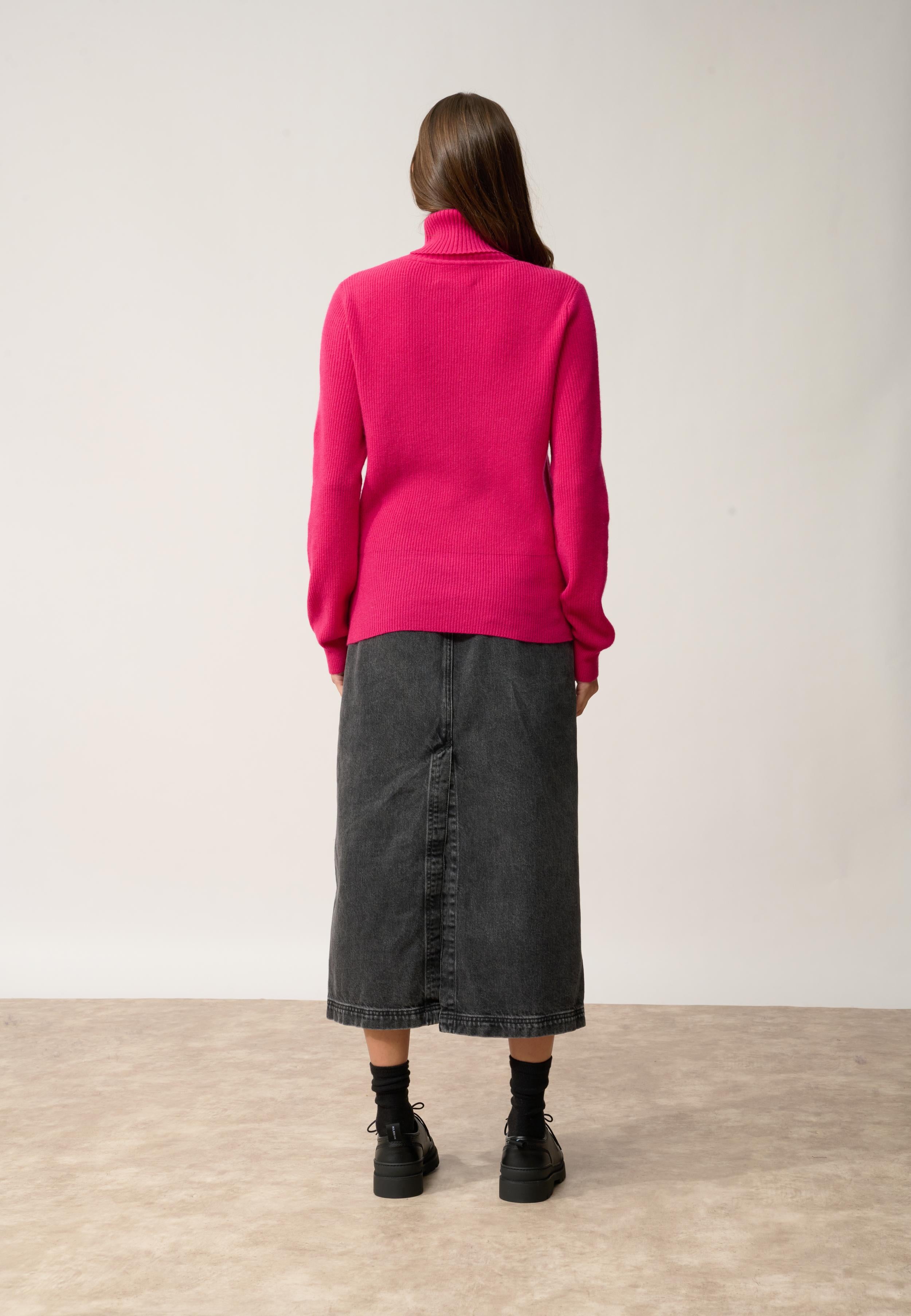 BILLY fuchsia turtleneck sweater