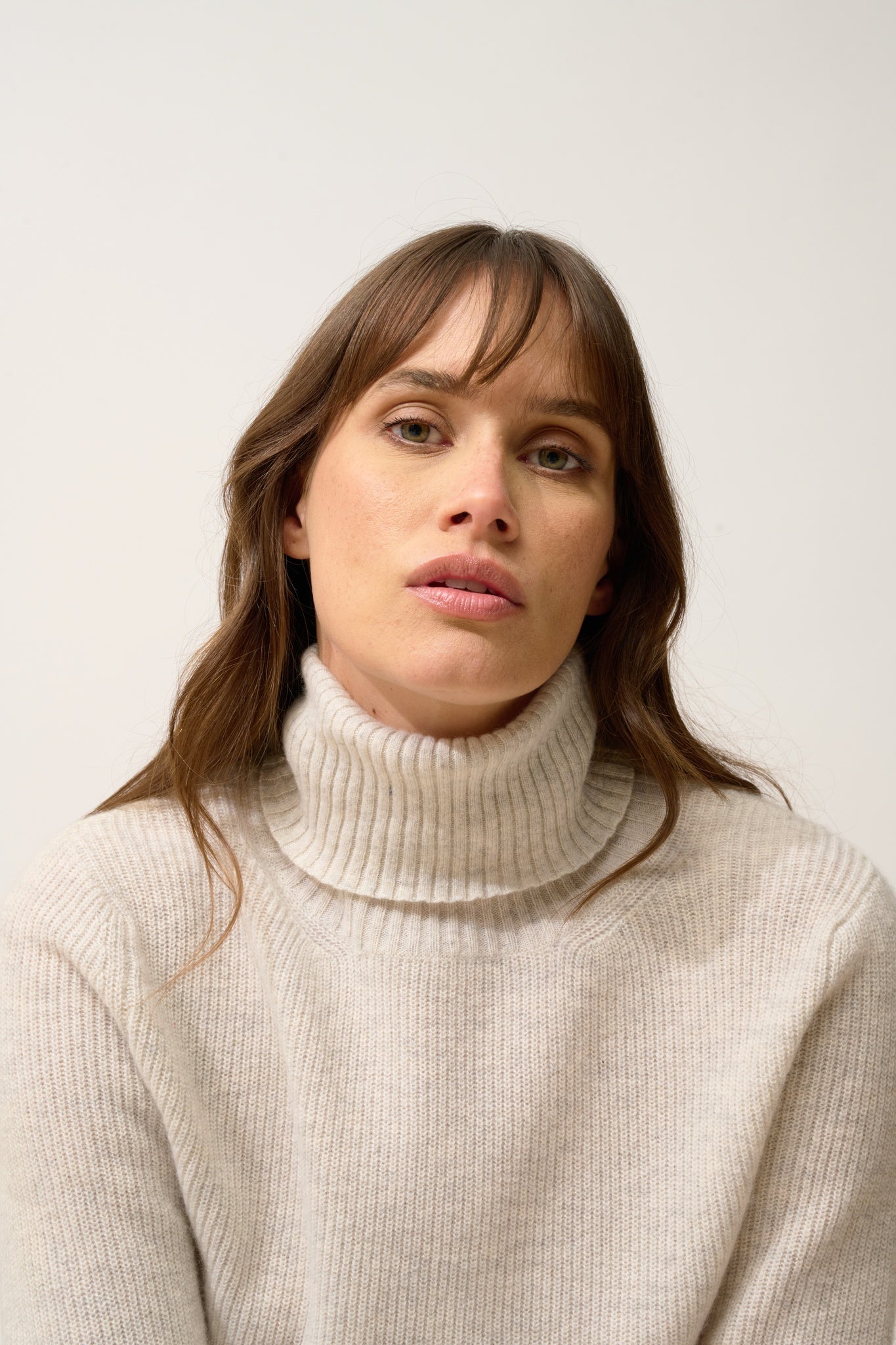 BILLY pearl grey turtleneck sweater