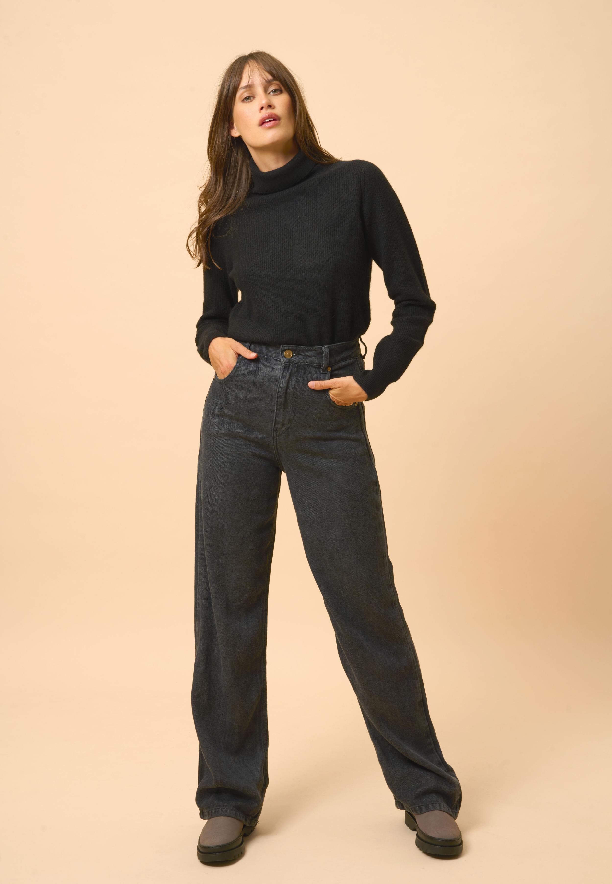 BILLY black turtleneck sweater