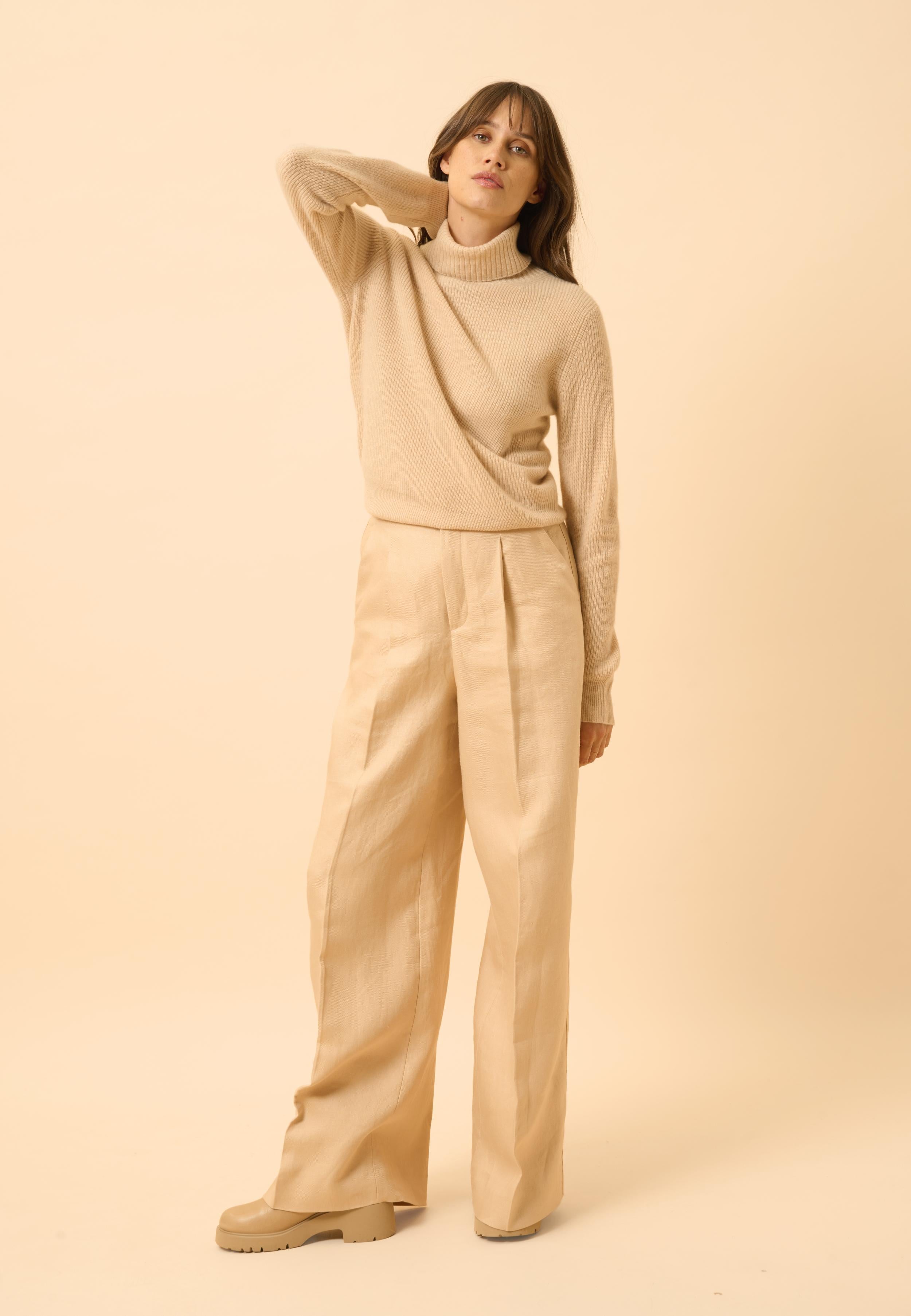 BILLY sand turtleneck sweater