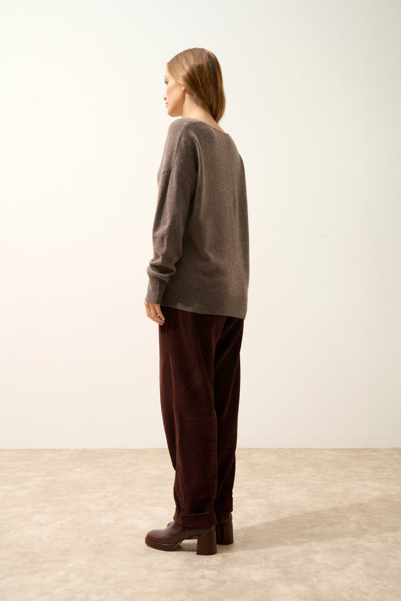 BIRSE taupe mottled v-neck sweater