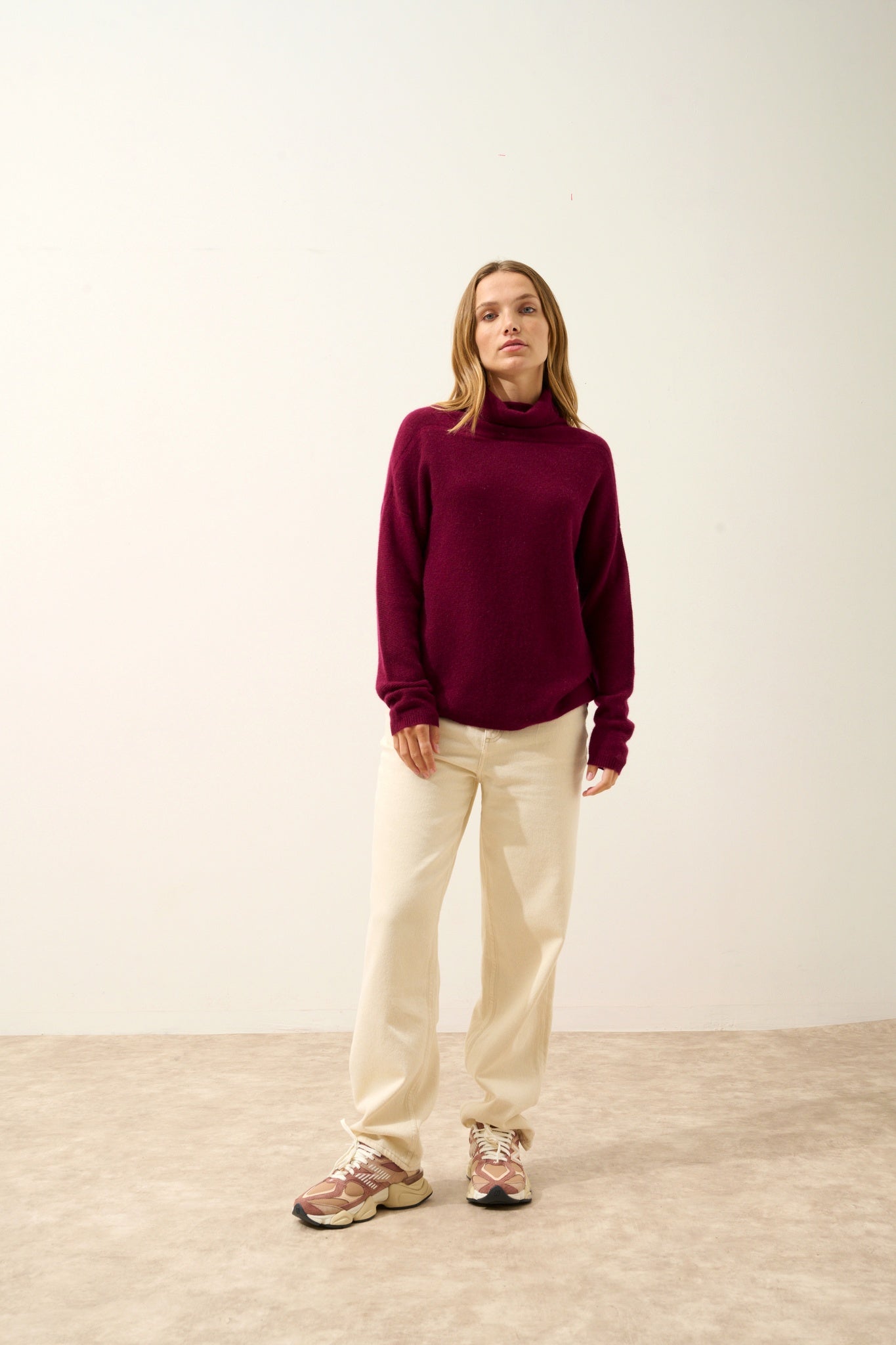 BLANTYRE burgundy turtleneck sweater
