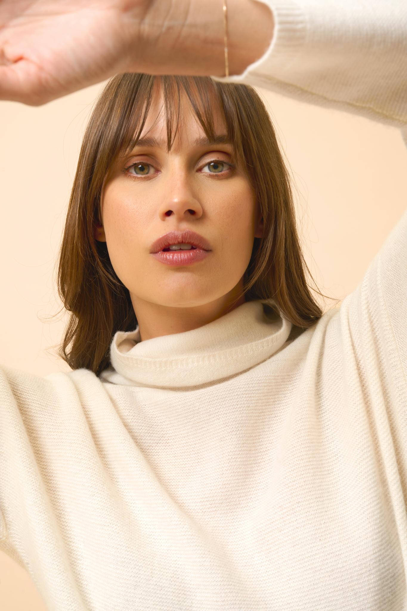 BLANTYRE ivory turtleneck sweater