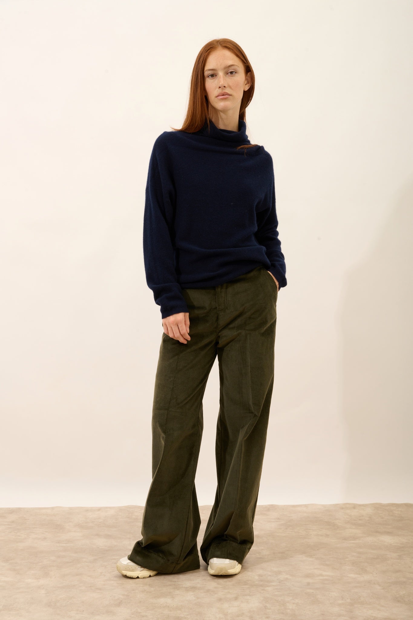 BLANTYRE pull col roulé navy