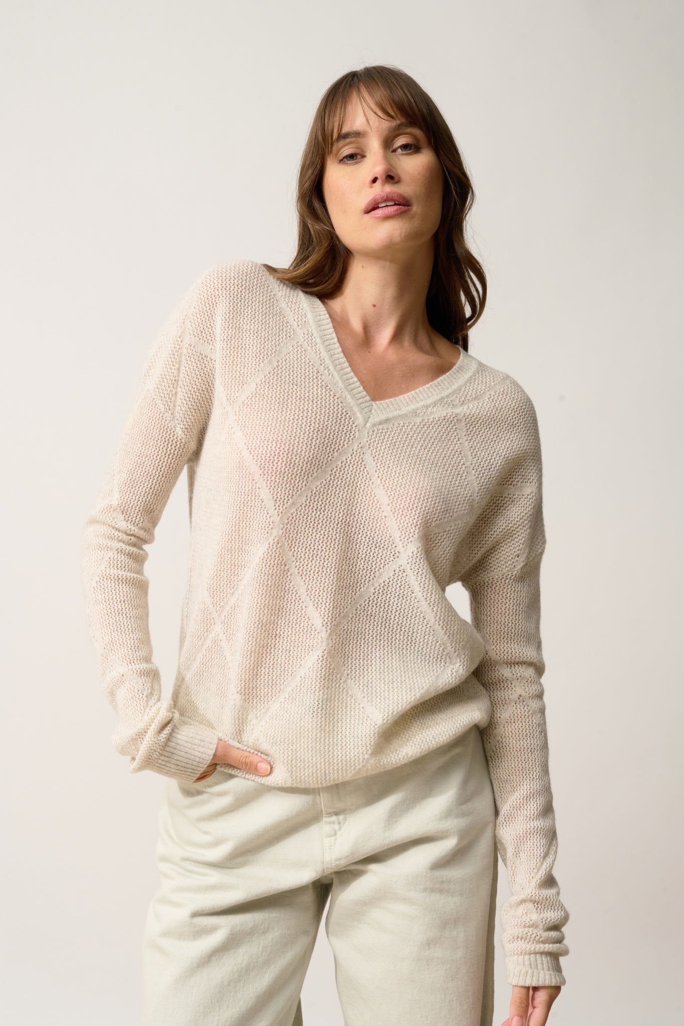 CAPUCINE pearl gray v-neck sweater