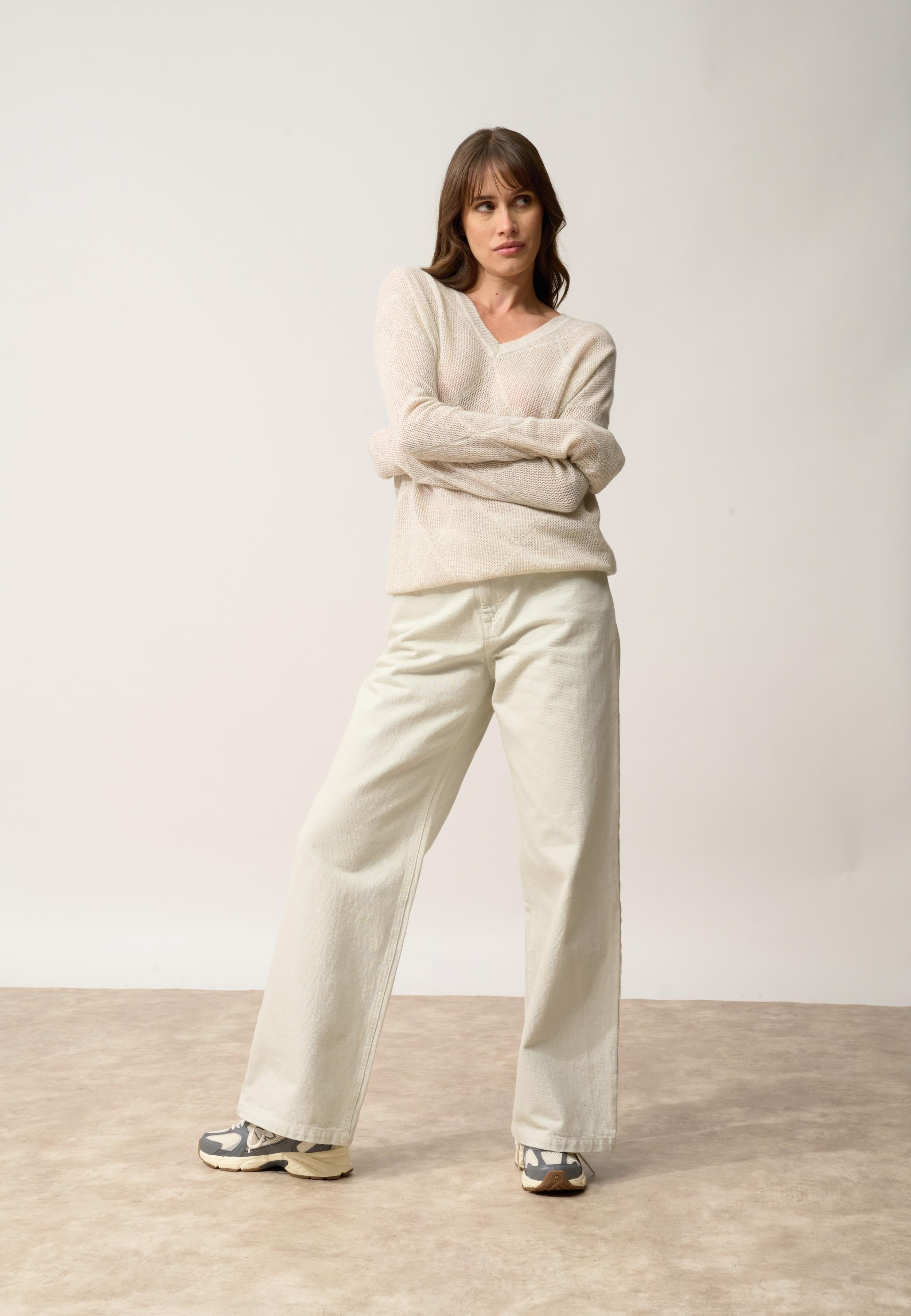 CAPUCINE pearl gray v-neck sweater