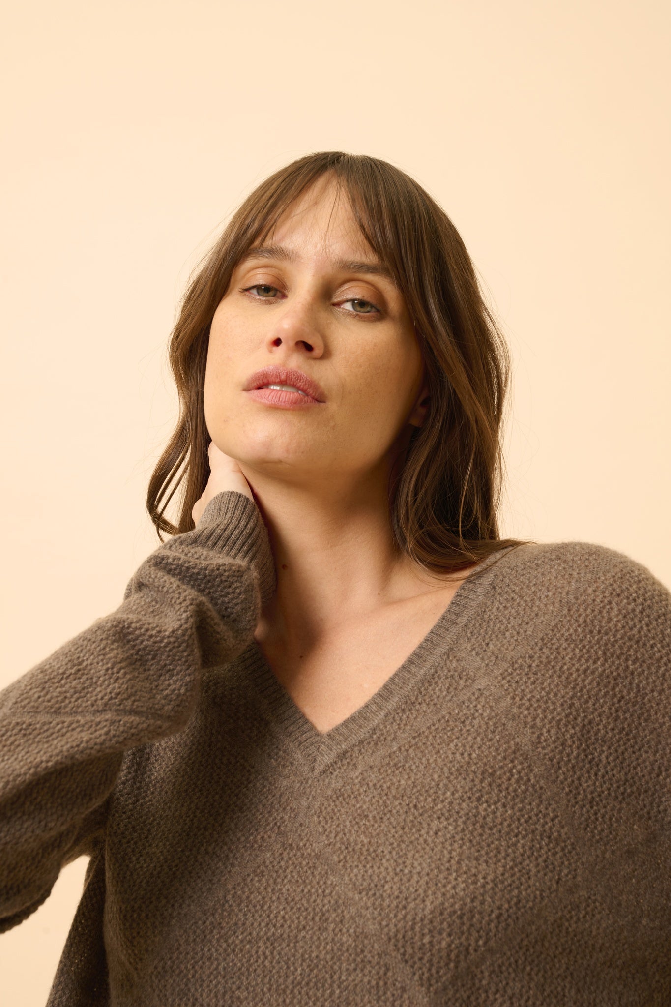 CAPUCINE pull col v taupe chiné