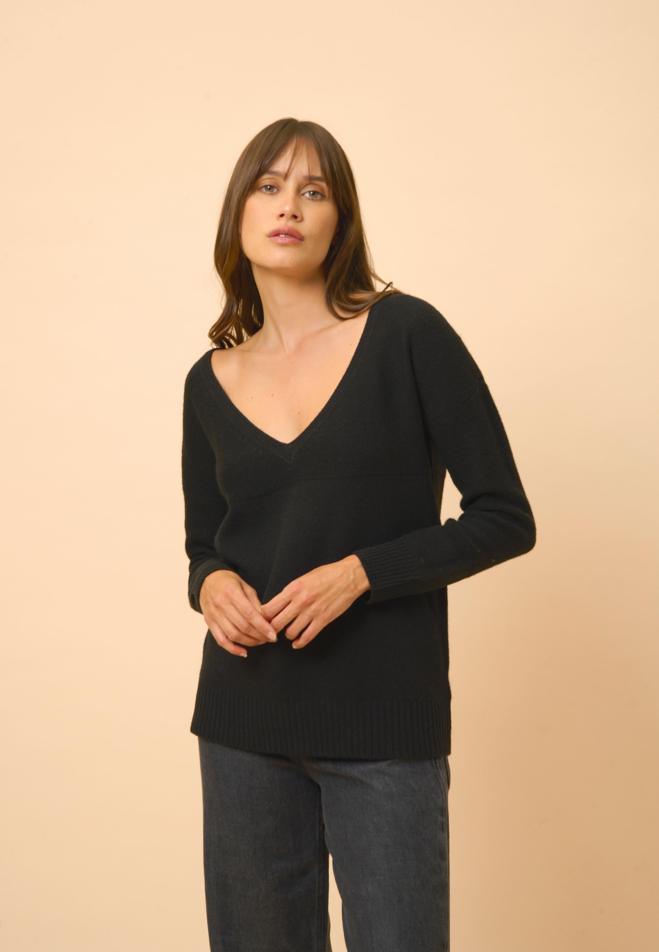 CASSIE black v-neck sweater