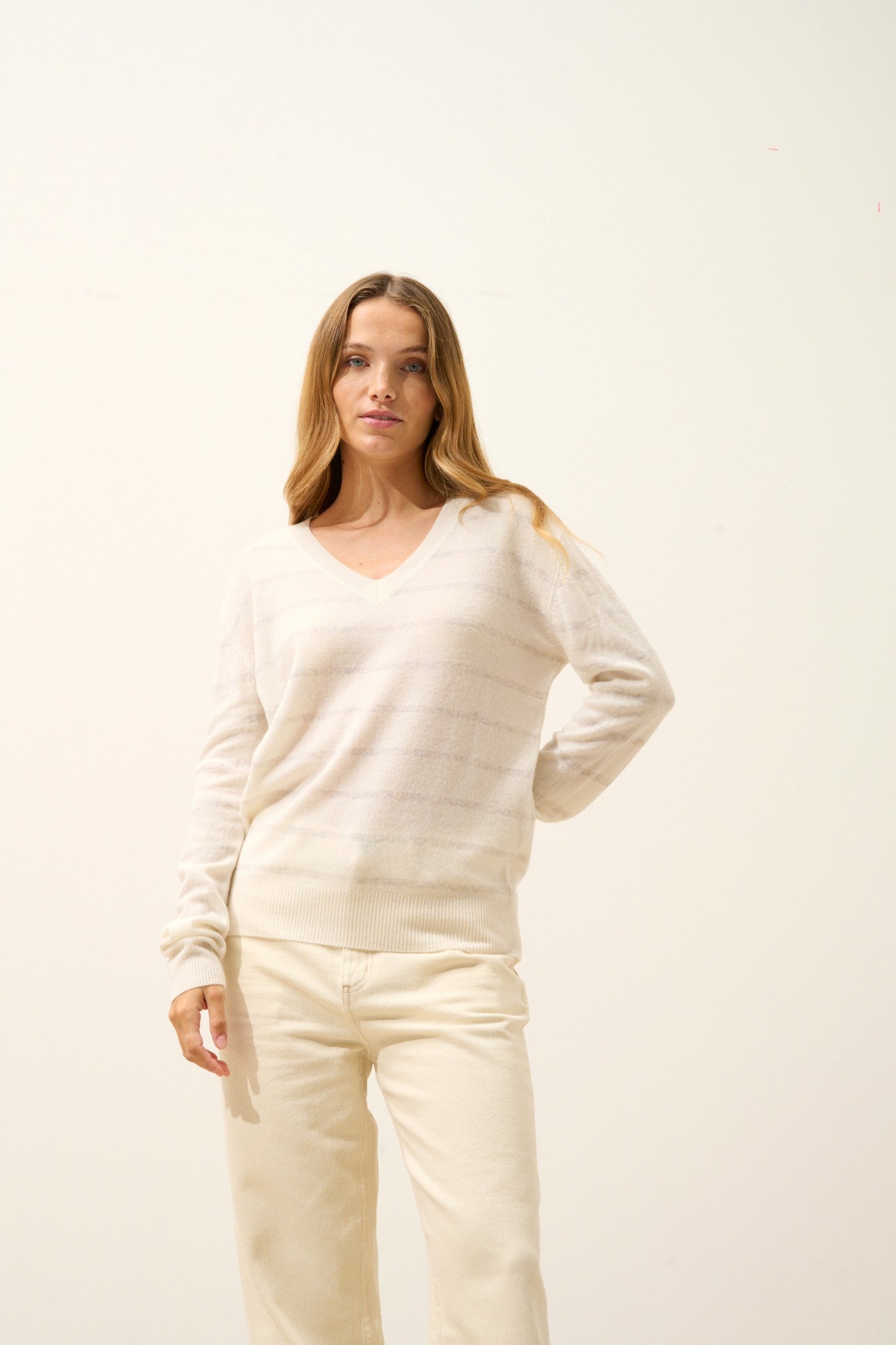 célimée pull col v bi-color gris perle chiné/ivoire 100% cachemire