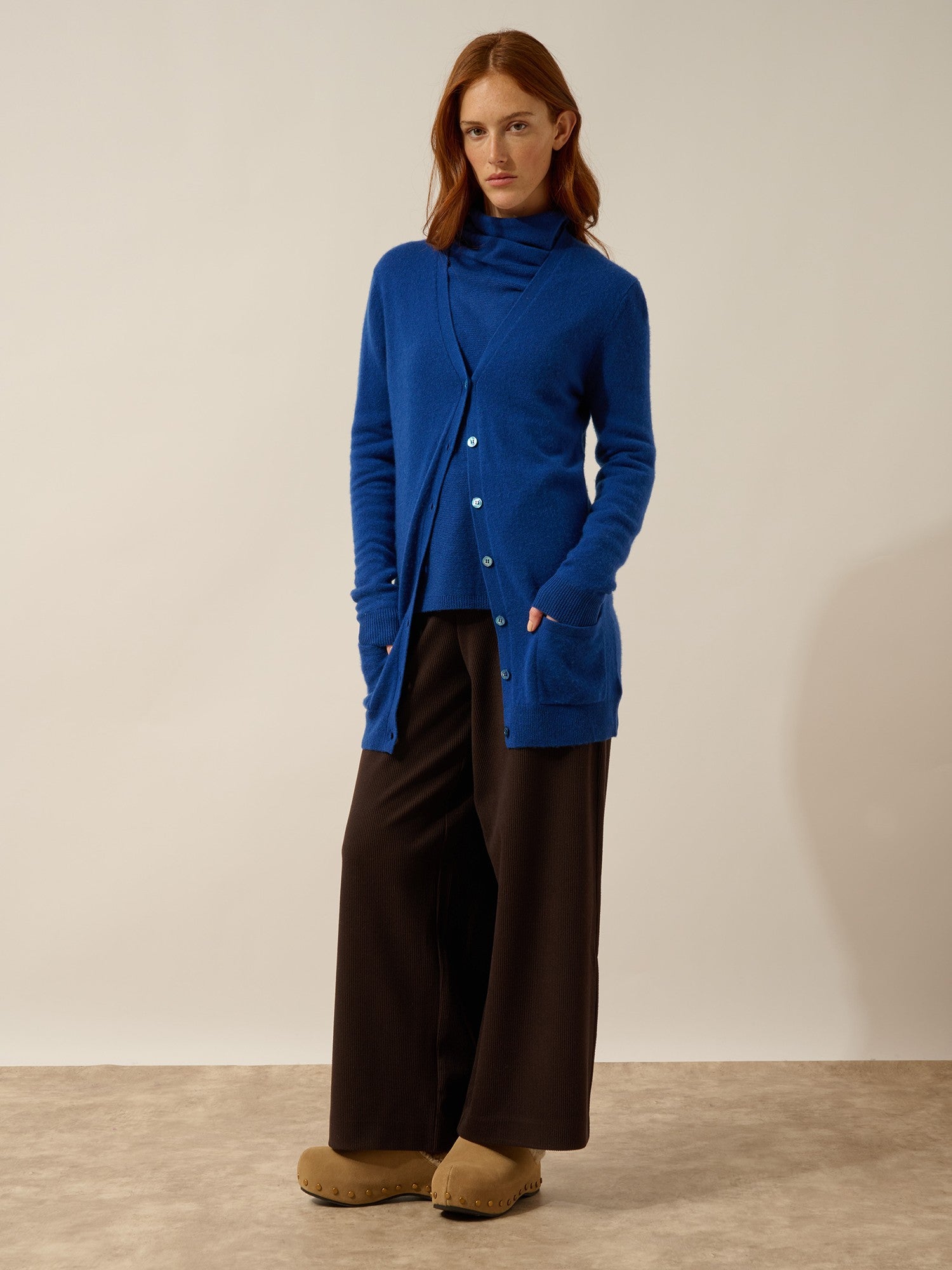 chelsea cardigan with v-neck in ultramarine blue