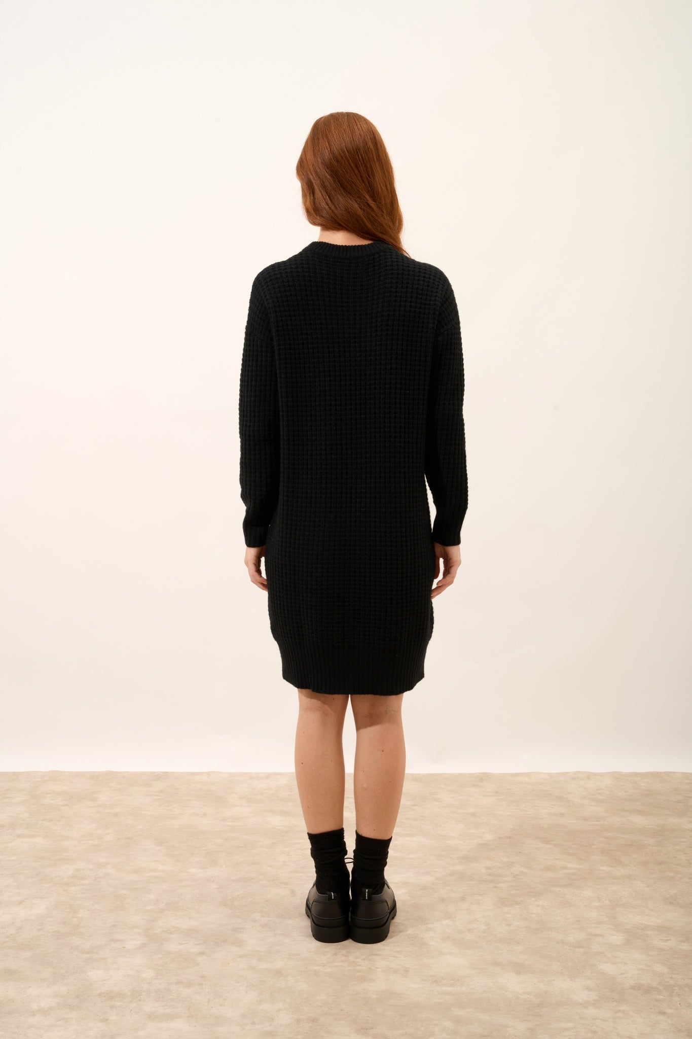 CHEWA robe col rond noir