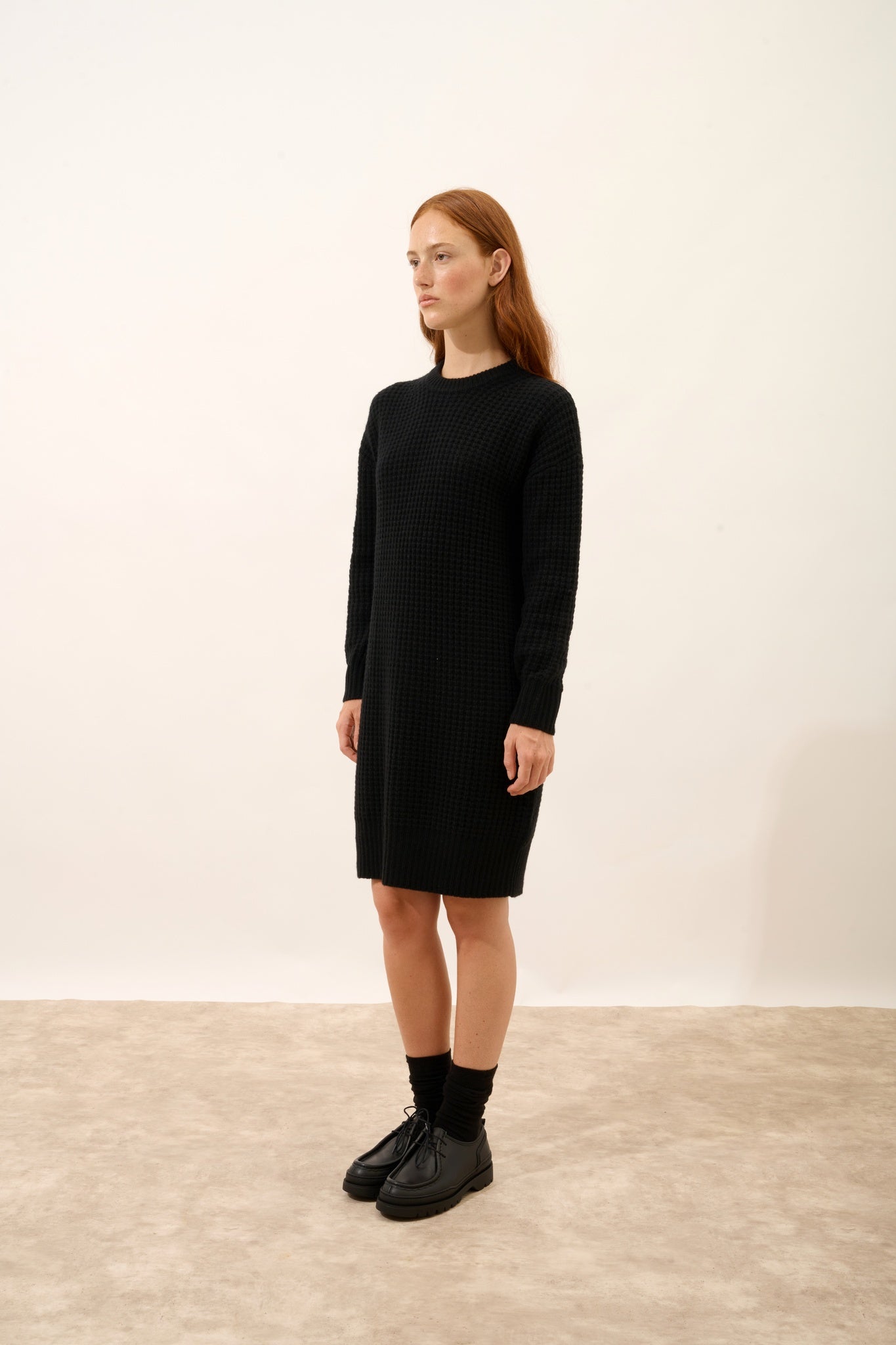 CHEWA robe col rond noir